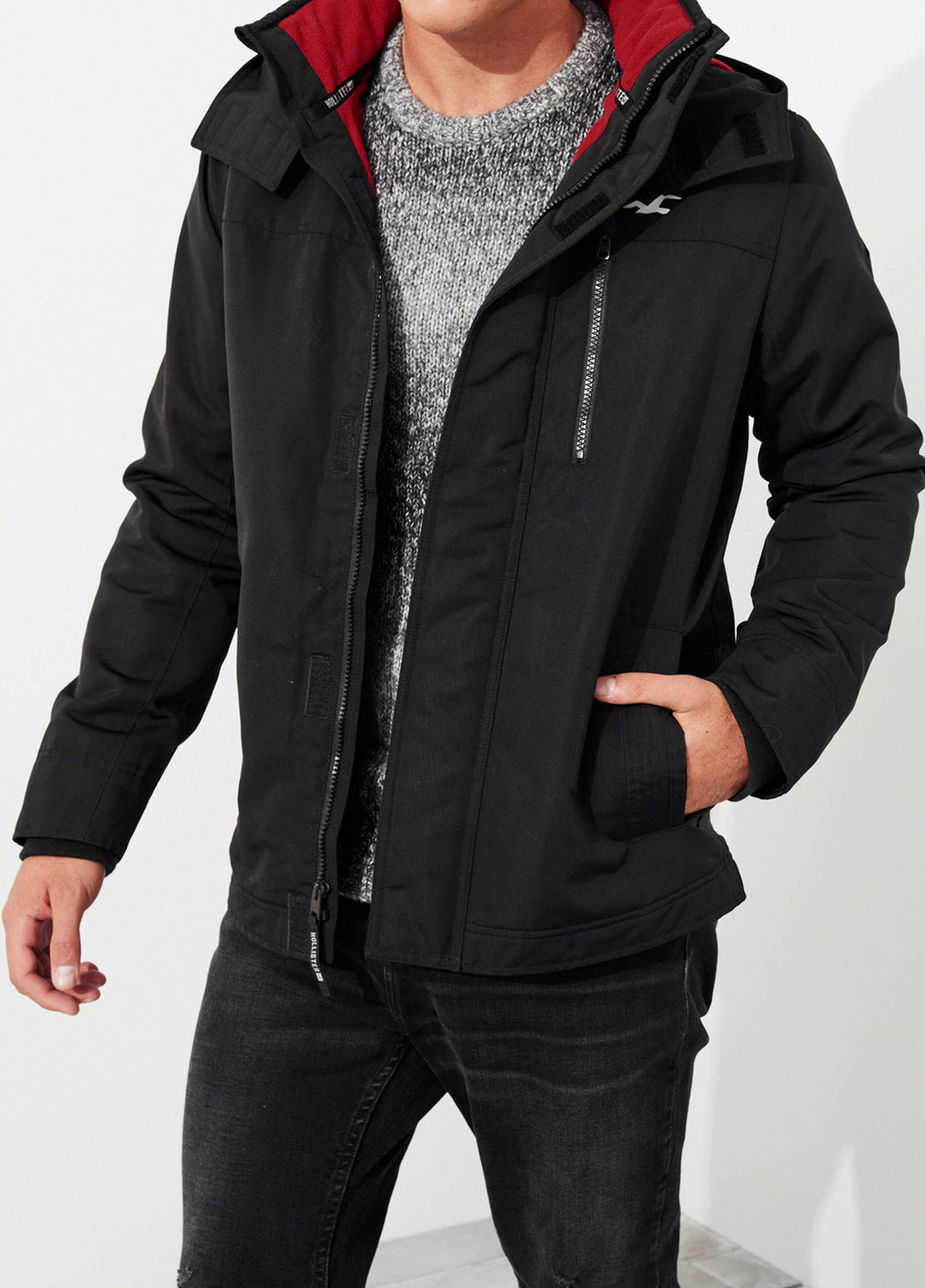 Чорна демісезонна куртка Hollister