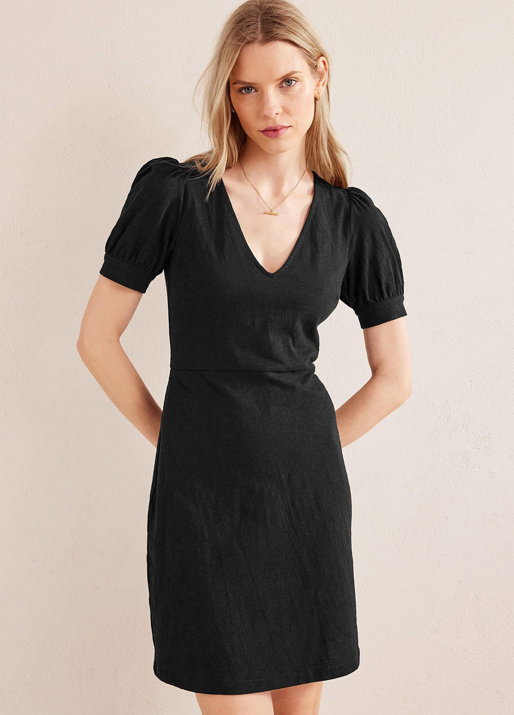 Чорна кежуал сукня а-силует Boden однотонна