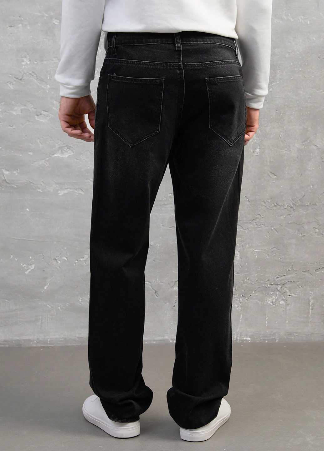 Черные демисезонные прямые джинсы SHEIN