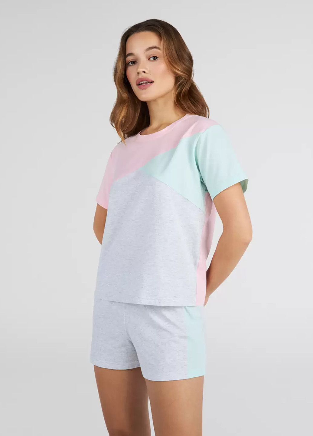 Серая всесезон пижама (футболка, шорты) футболка + шорты Ellen