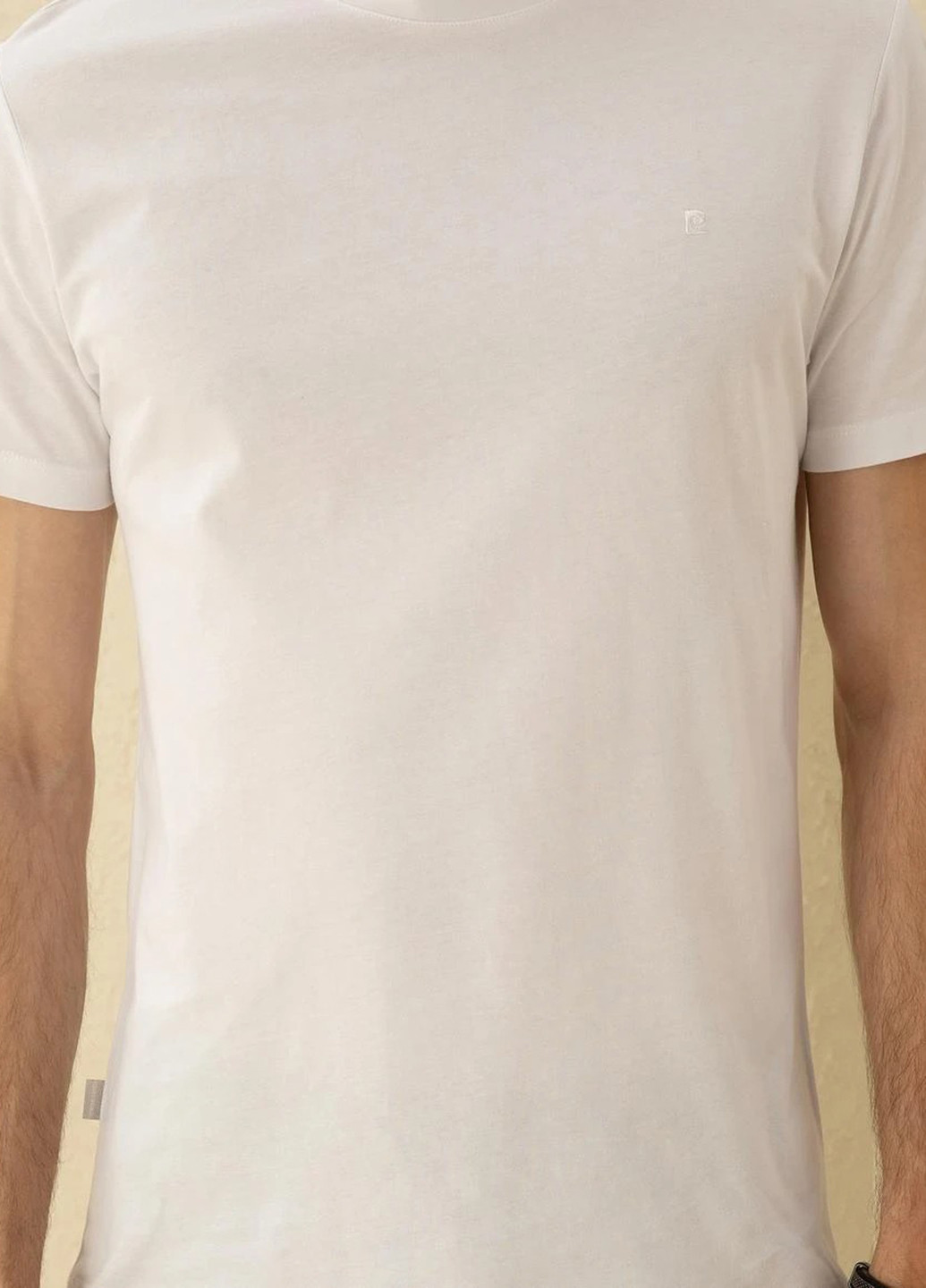 Белая футболка Pierre Cardin