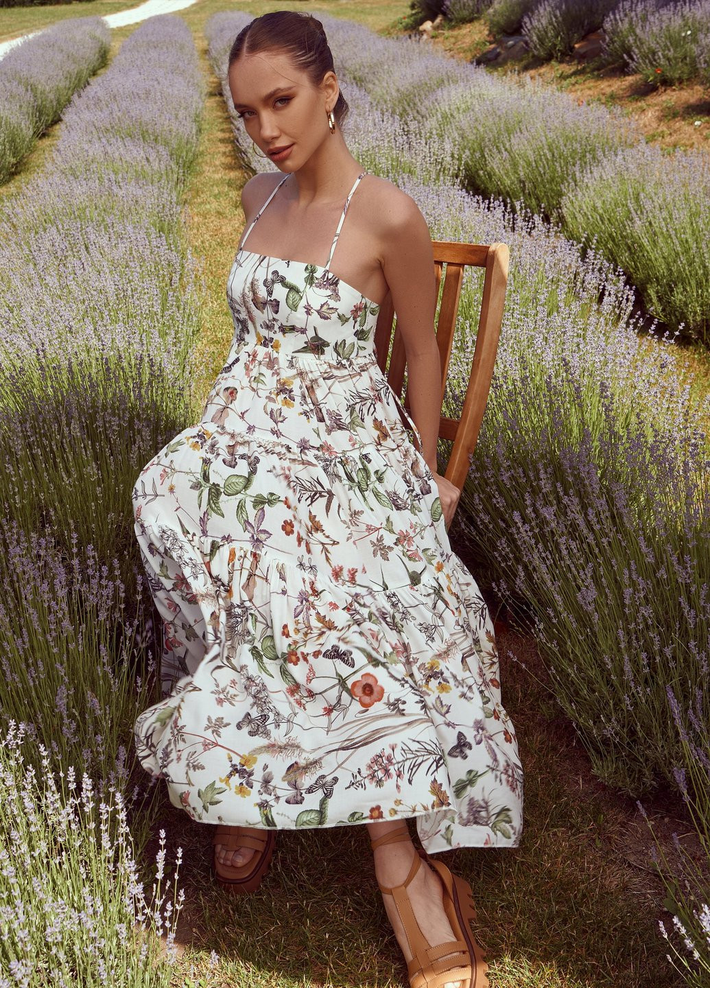 Молочное повседневный платье на тонких бретелях длины миди Gepur с цветочным принтом
