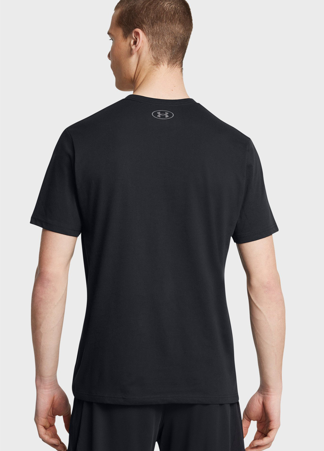 Черная футболка Under Armour