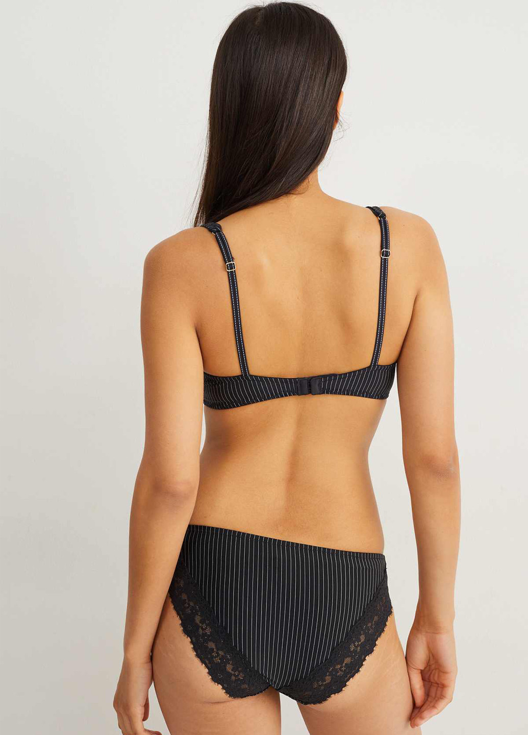 Чёрный минимайзер бюстгальтер C&A с косточками полиамид