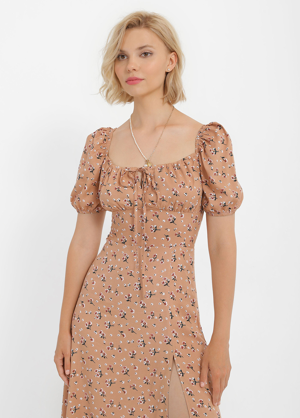 Темно-бежевое кэжуал платье в стиле ампир Braska с цветочным принтом