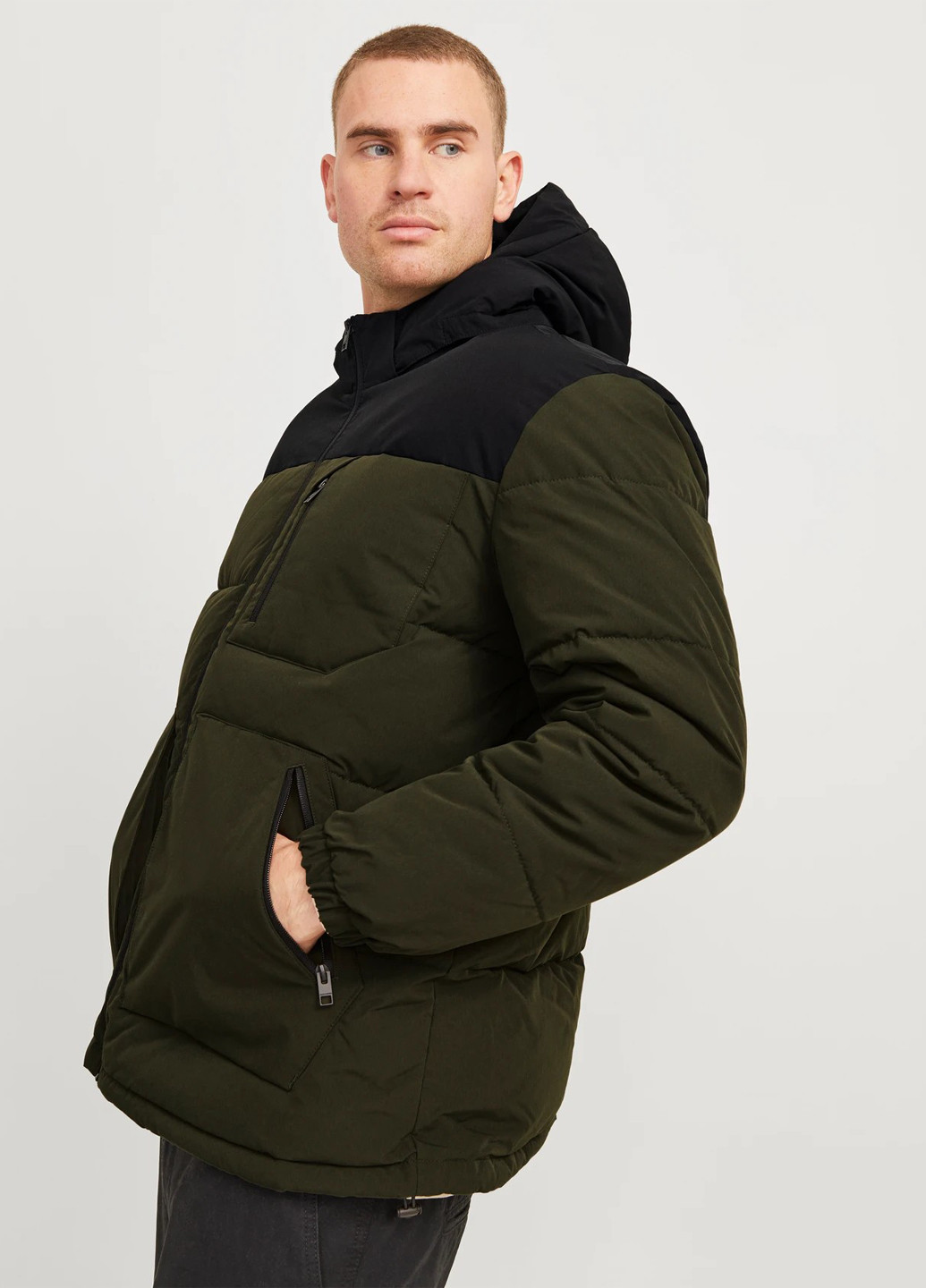 Оливковая (хаки) зимняя куртка Jack & Jones