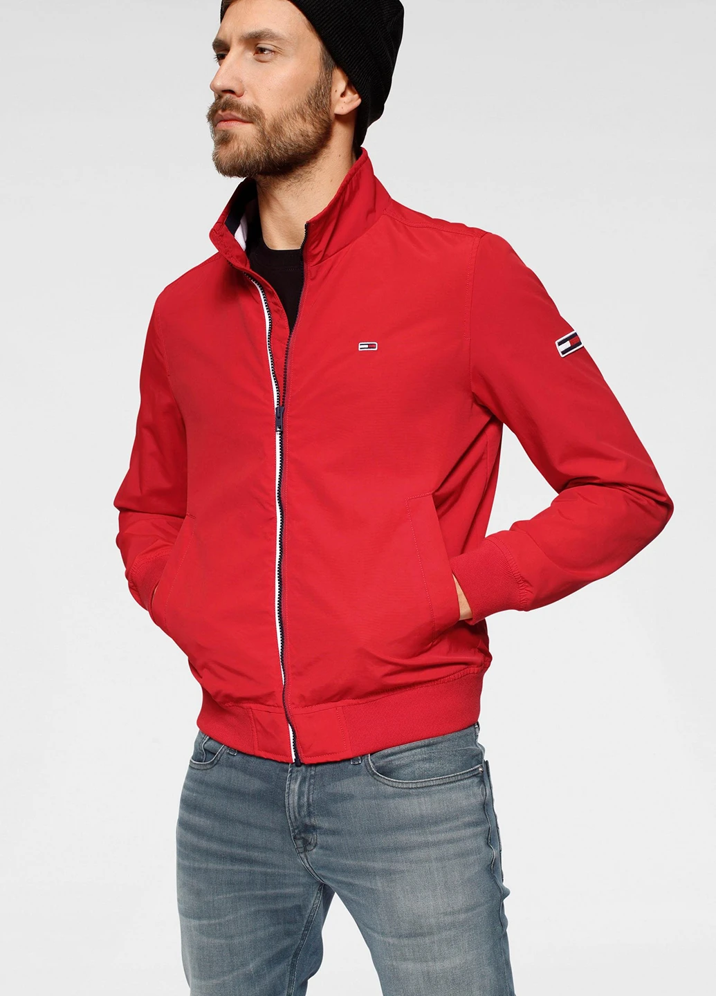 Червона демісезонна вітровка Tommy Jeans