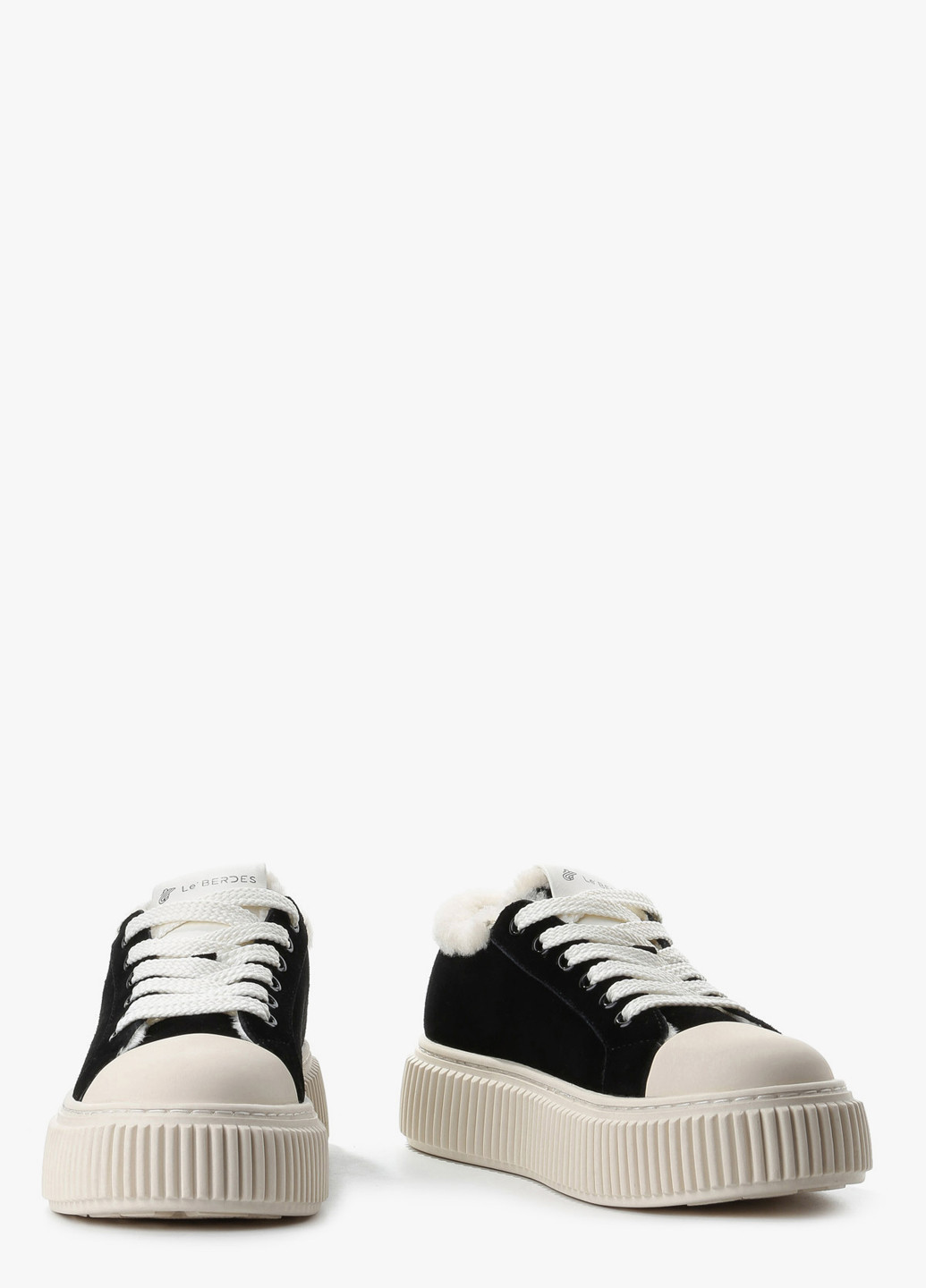 Черные кеды Le'BERDES