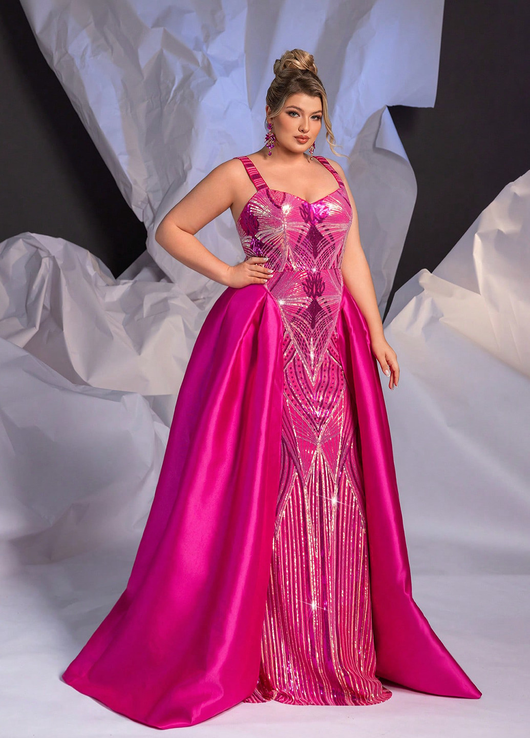 Рожева вечірня сукня з корсетом, з пишною спідницею, зі шлейфом SHEIN однотонна