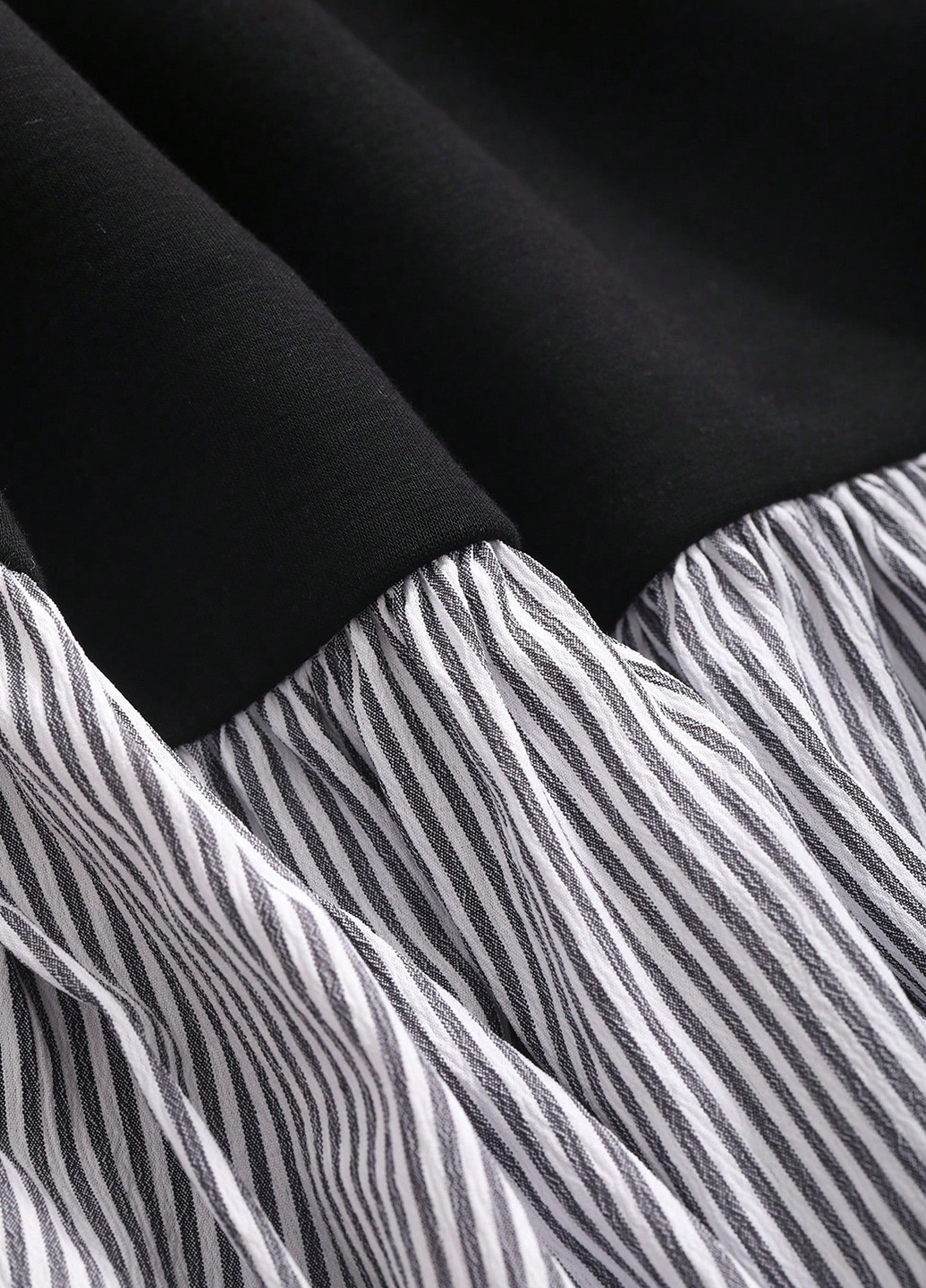 Чёрно-белую блуза с баской SHEIN