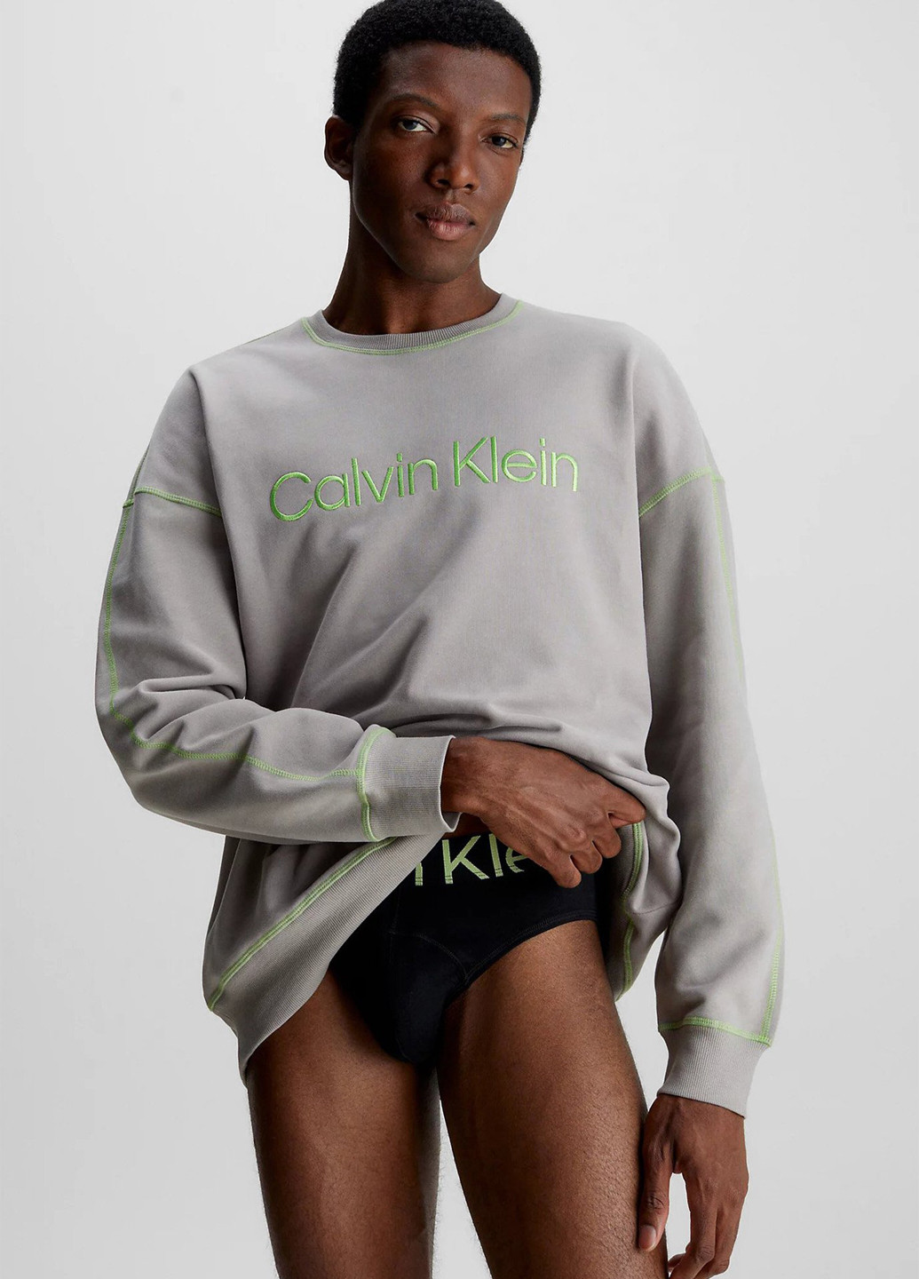 Серый свитшот Calvin Klein однотонный вышивка (328000849)