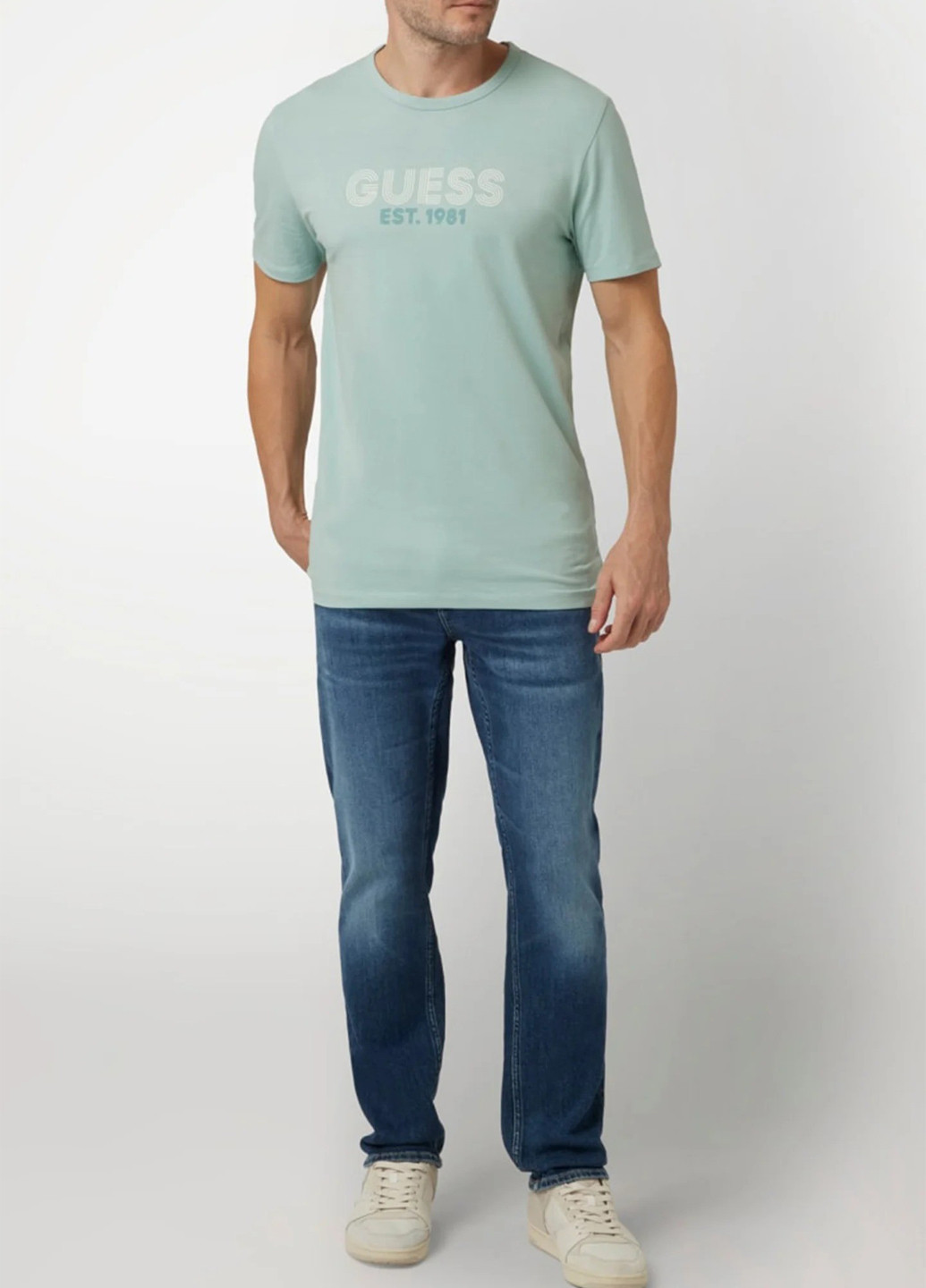 Светло-бирюзовая футболка Guess