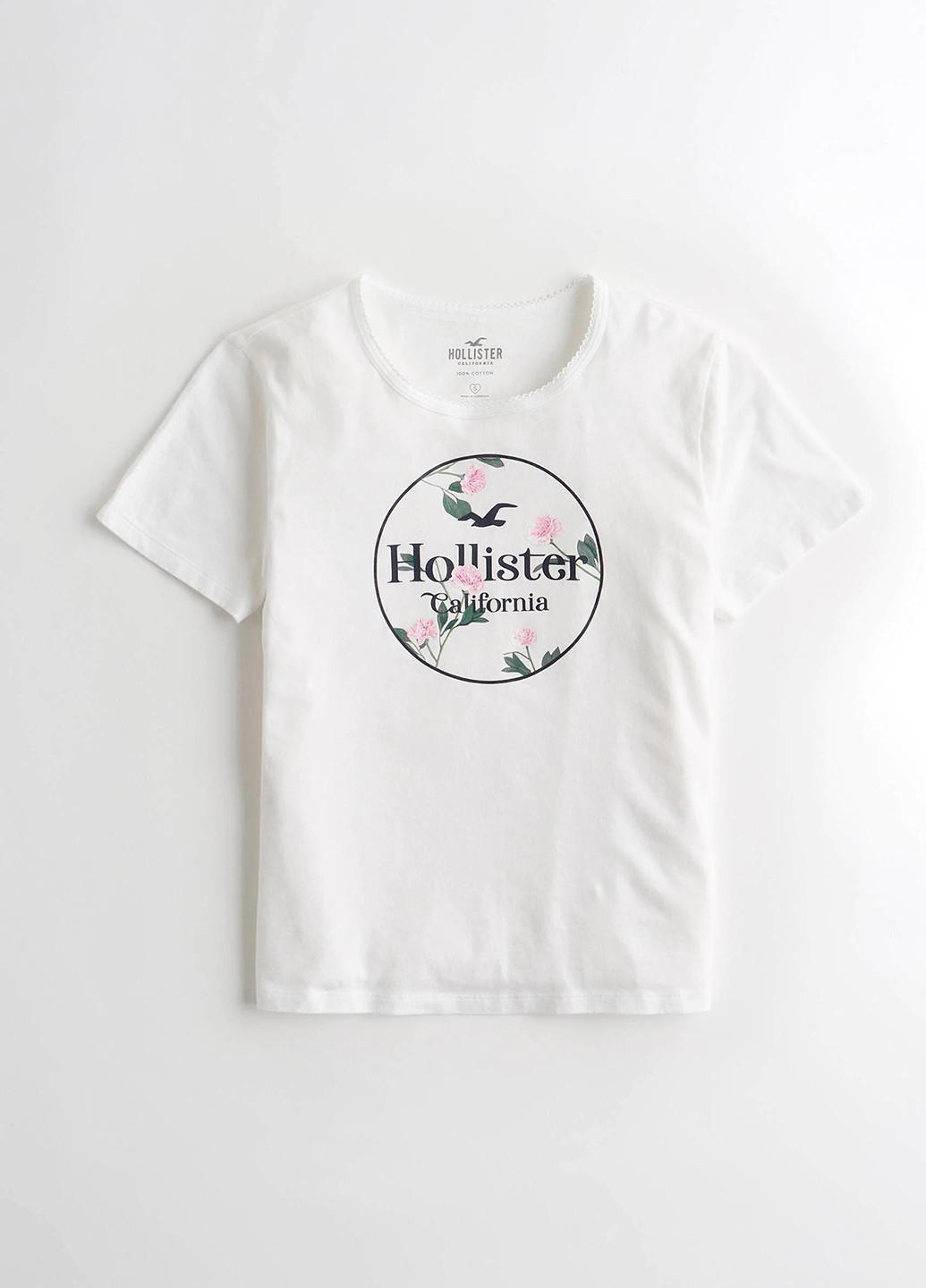 Белая летняя футболка Hollister