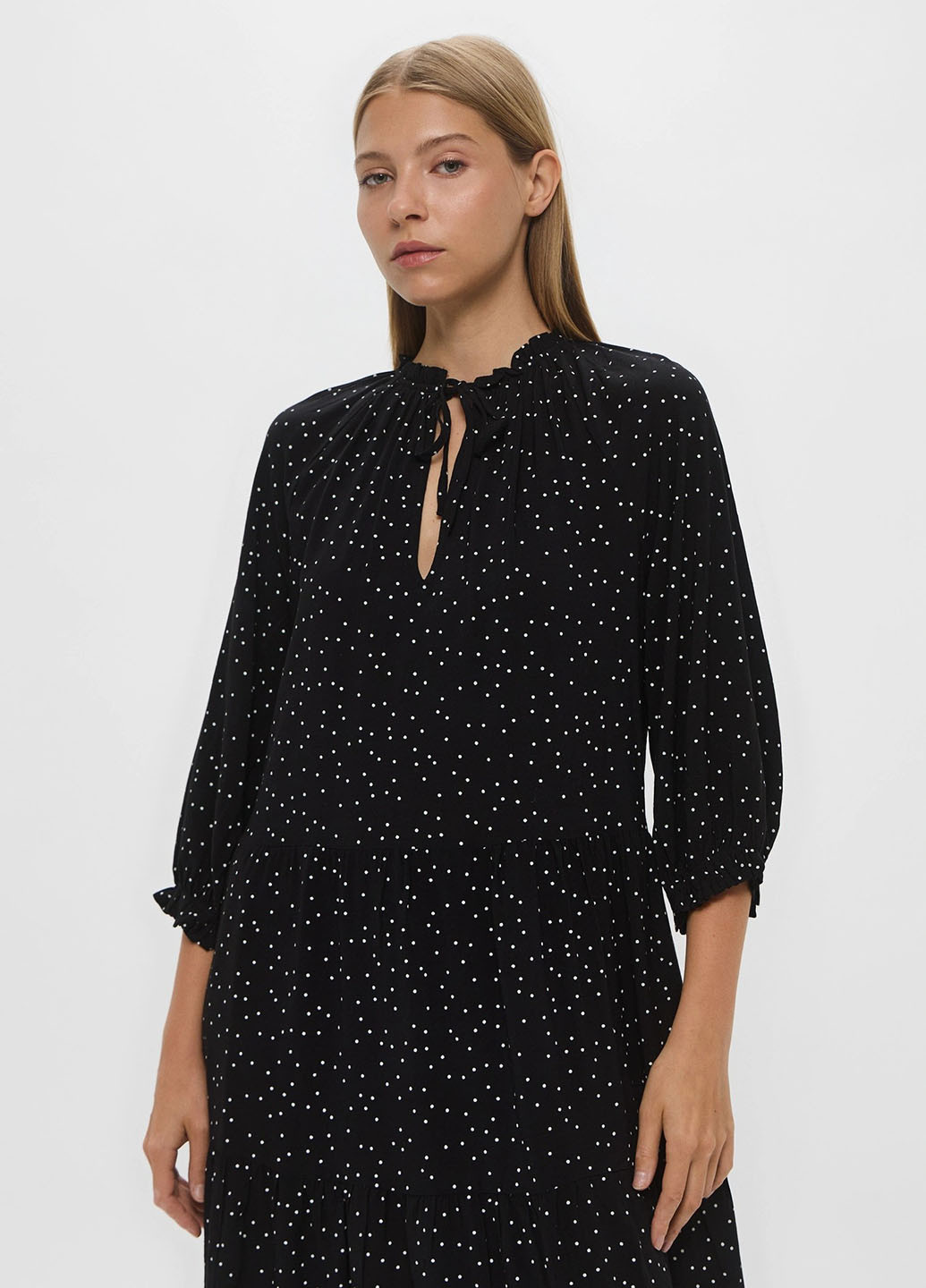 Черное кэжуал платье а-силуэт H&M в горошек