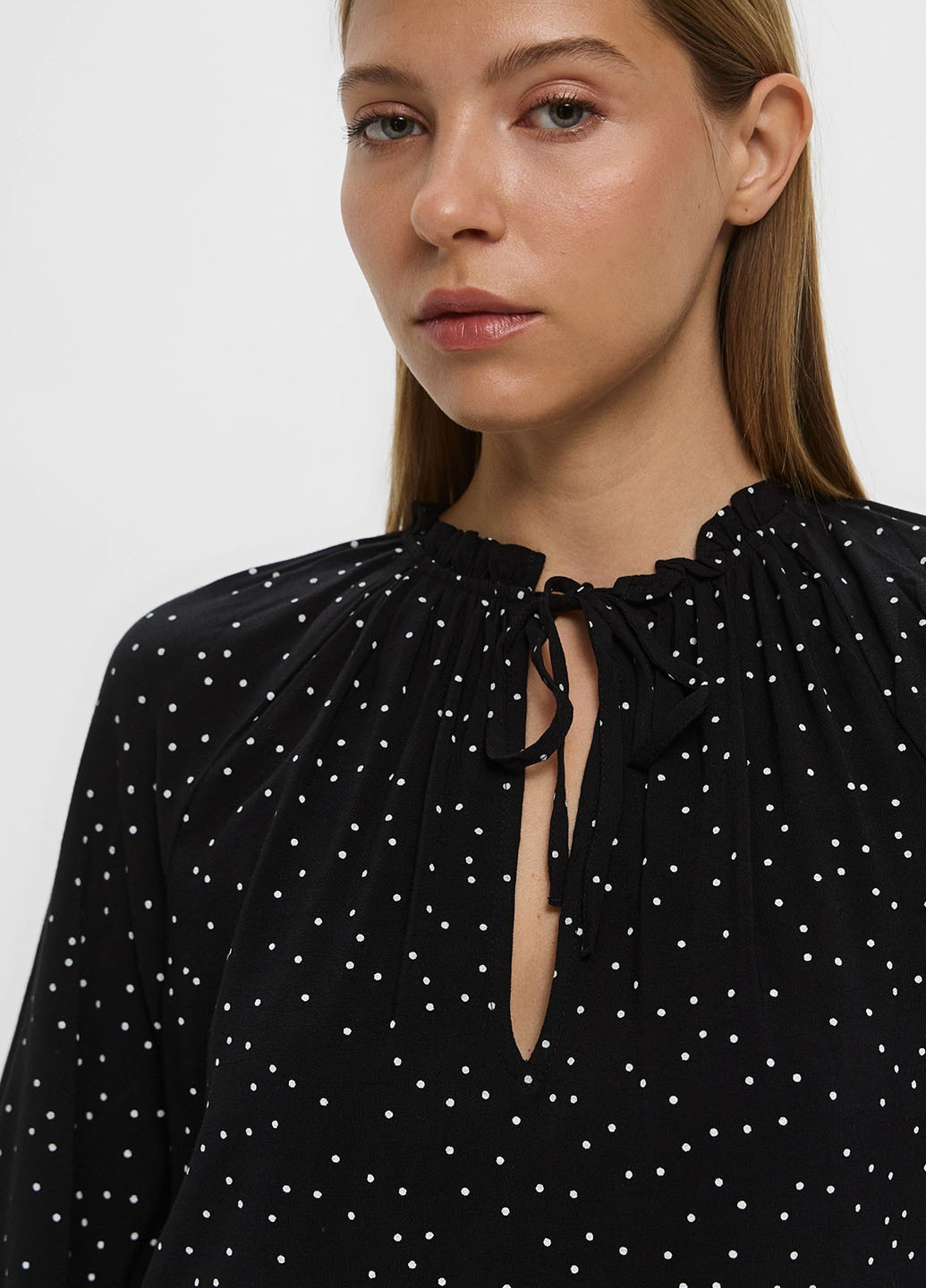 Черное кэжуал платье а-силуэт H&M в горошек