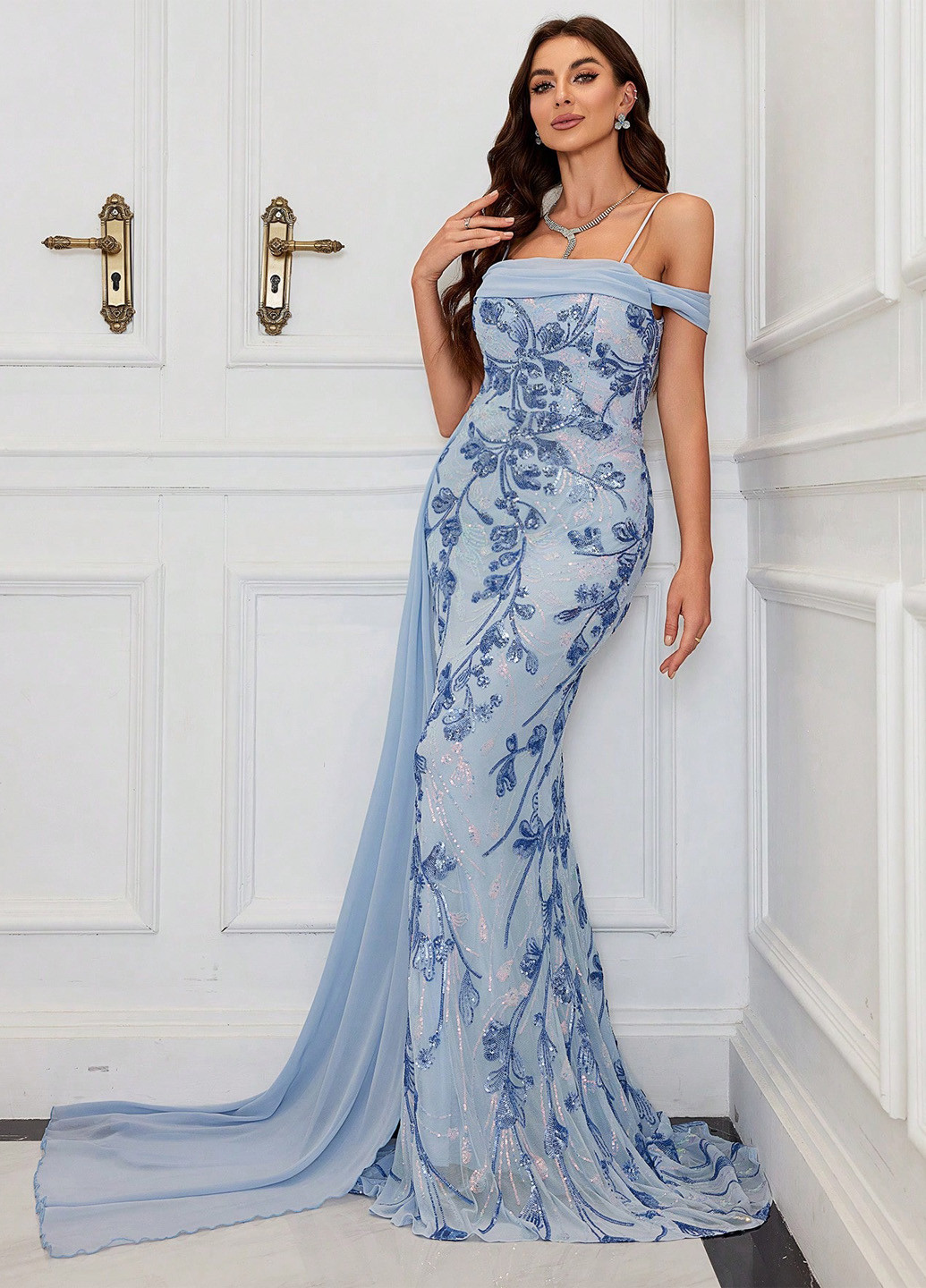 Голубое кэжуал платье с открытыми плечами SHEIN с рисунком