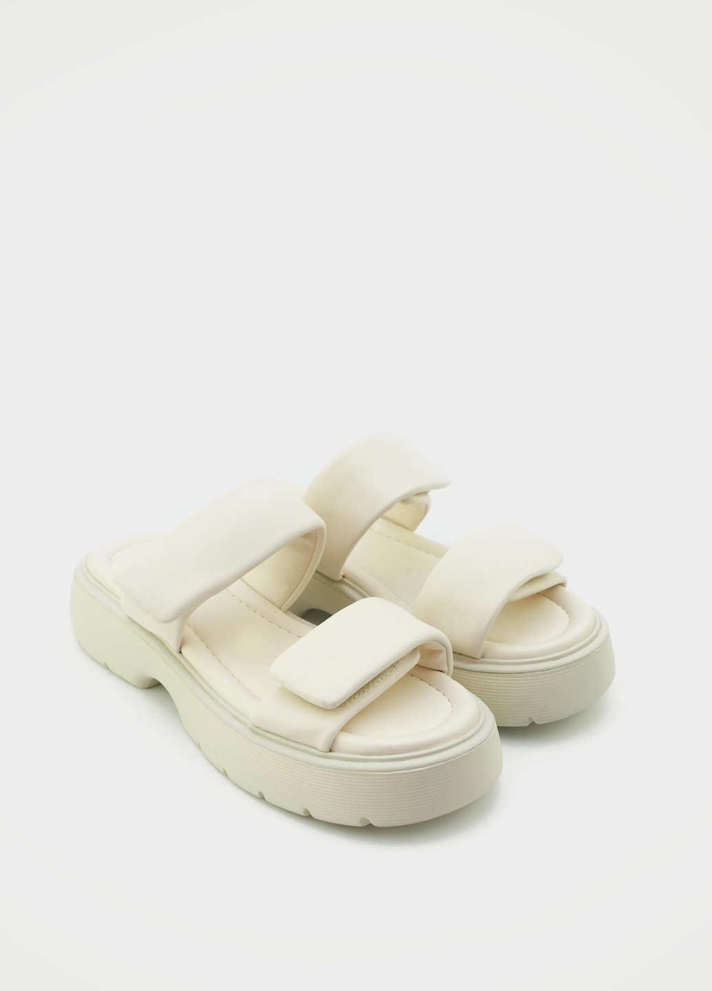 Белые шлепанцы URBAN TRACE