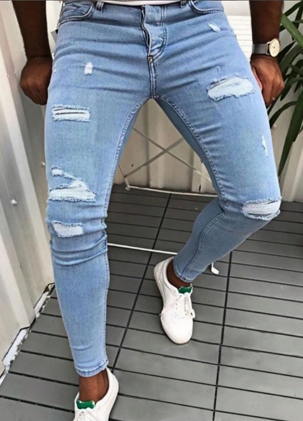 Голубые демисезонные зауженные джинсы SHEIN