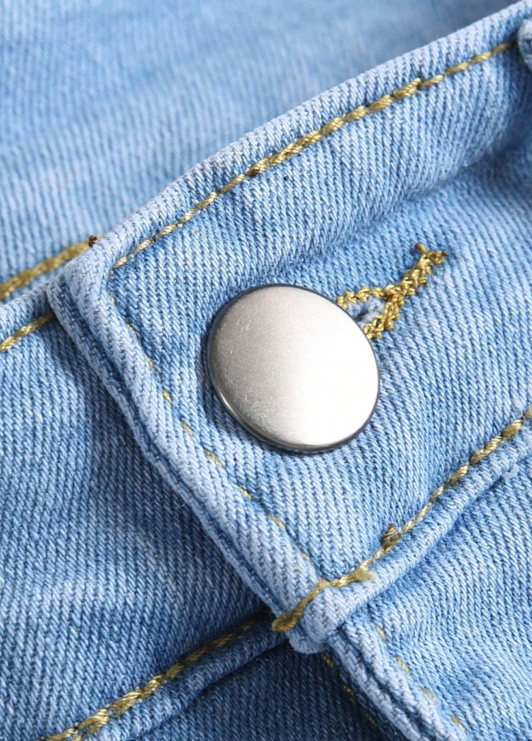 Голубые демисезонные зауженные джинсы SHEIN