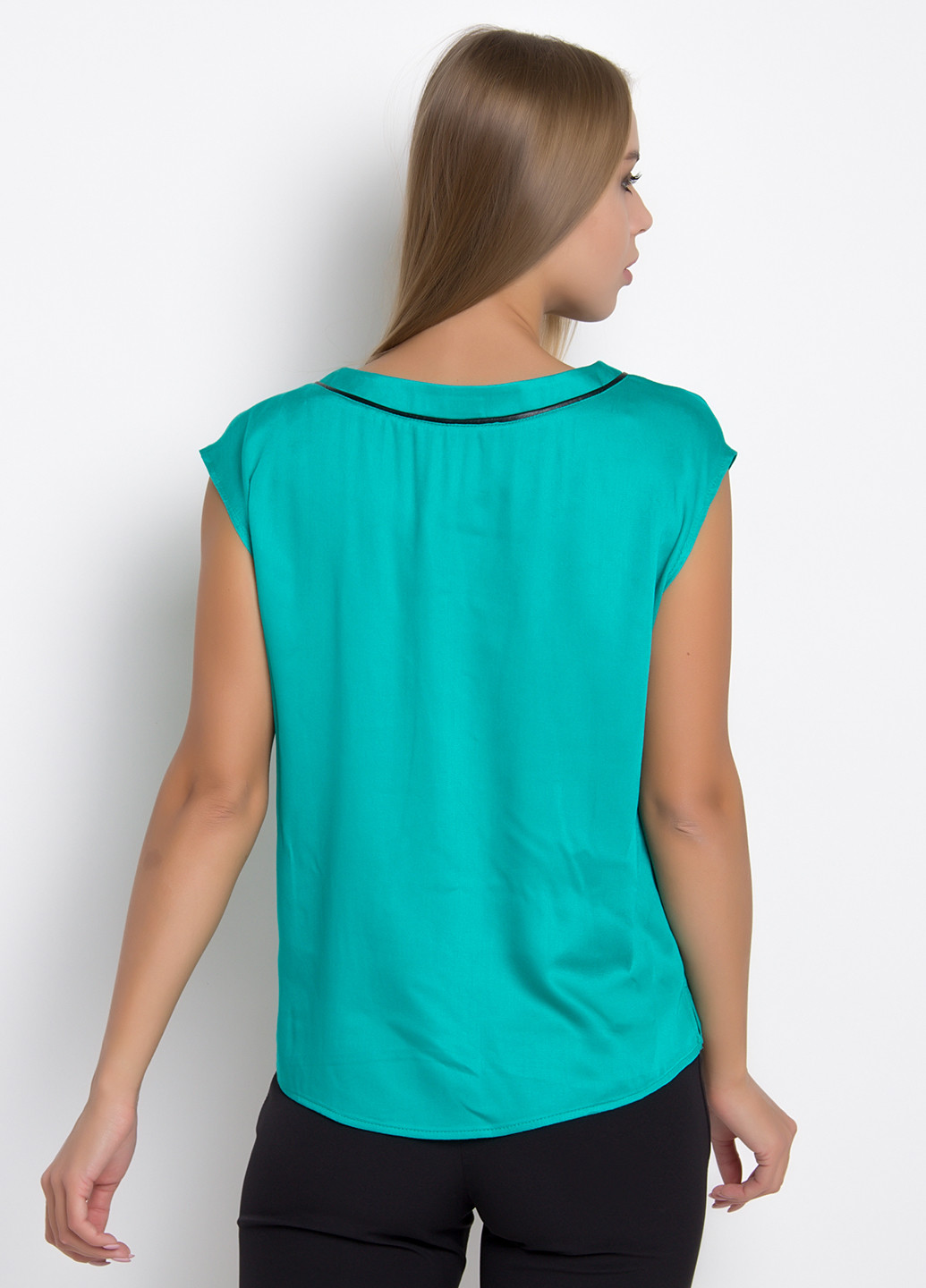 Зеленая однотонная блузка Tales летняя