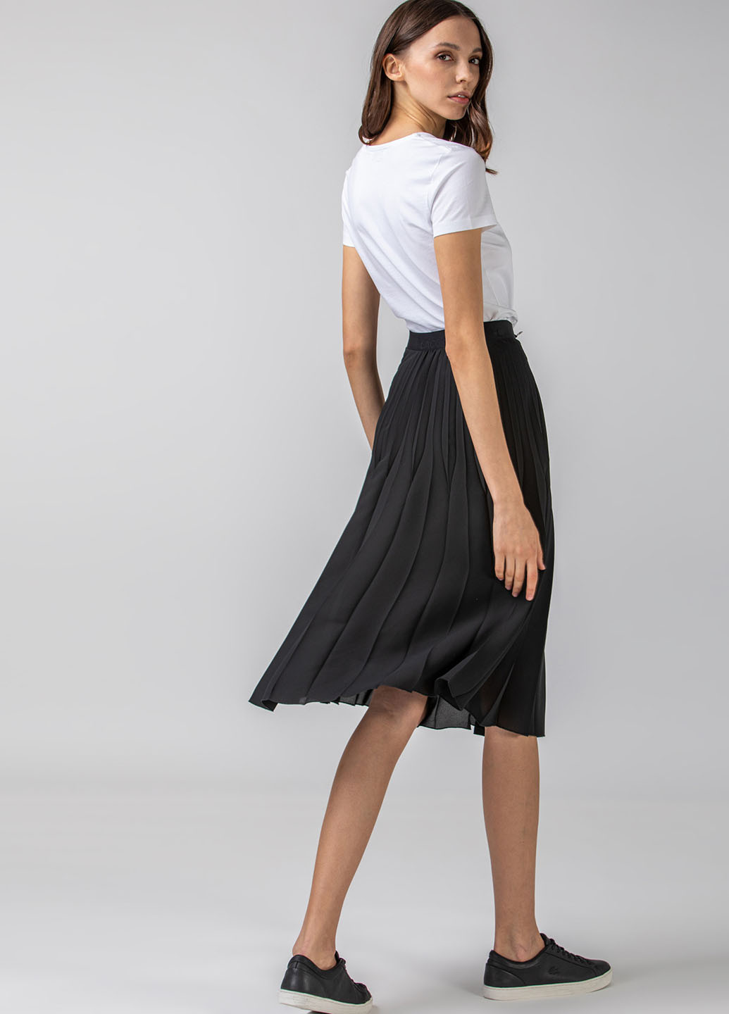 Черная кэжуал однотонная юбка Lacoste клешированная, плиссе