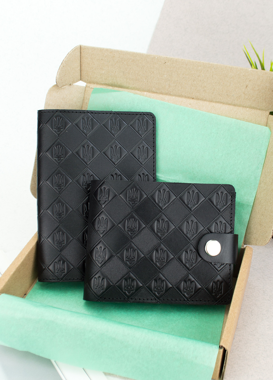 Подарочный мужской набор №56 "Тризуб": обложка на паспорт + портмоне (черный) HandyCover (253322428)