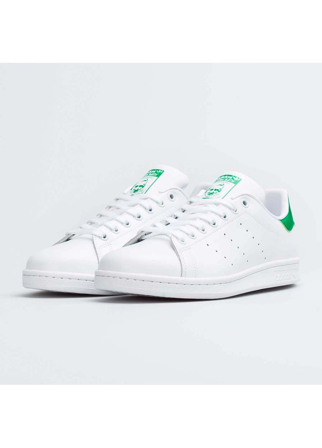 Белые всесезонные кроссовки adidas
