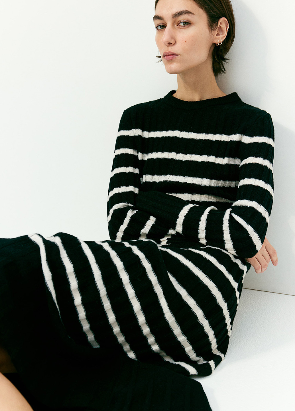 Чорно-білий кежуал сукня сукня светр, кльош, плісована H&M в смужку