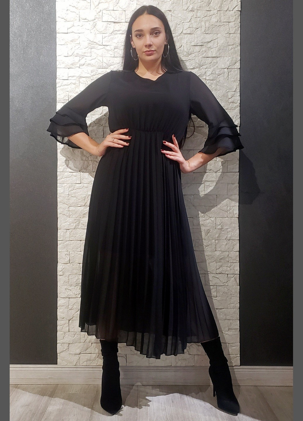 Черное кэжуал платье плиссированное di classe однотонное