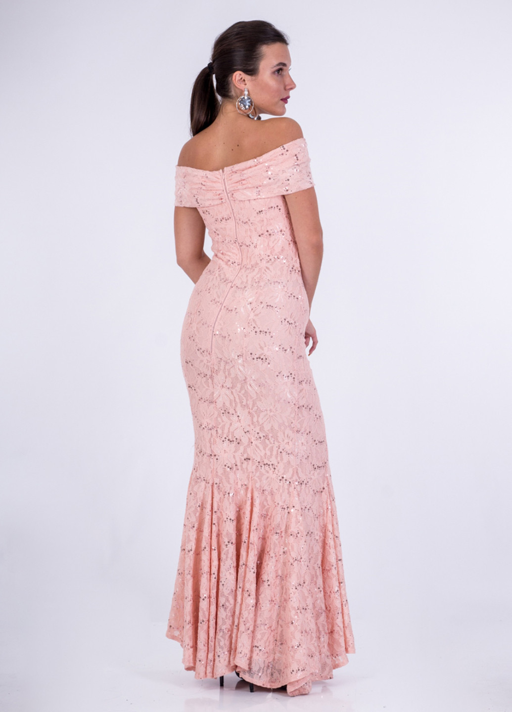 Розовое вечернее платье с открытыми плечами, годе Sistaglam однотонное