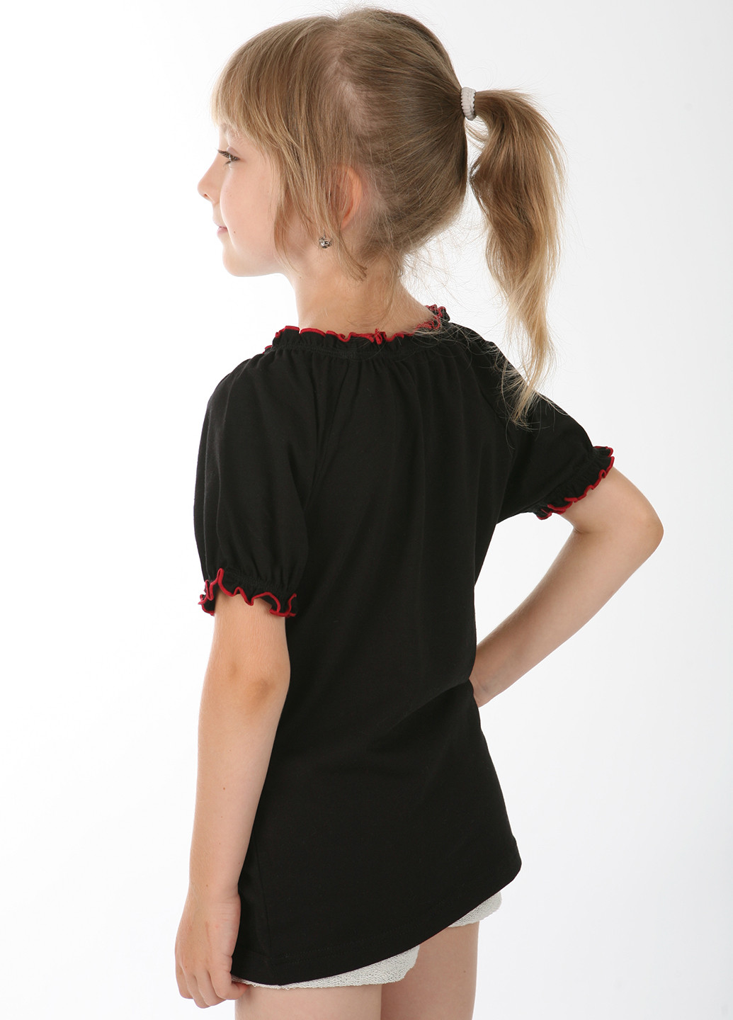 Черная с рисунком блузка с коротким рукавом NEL демисезонная