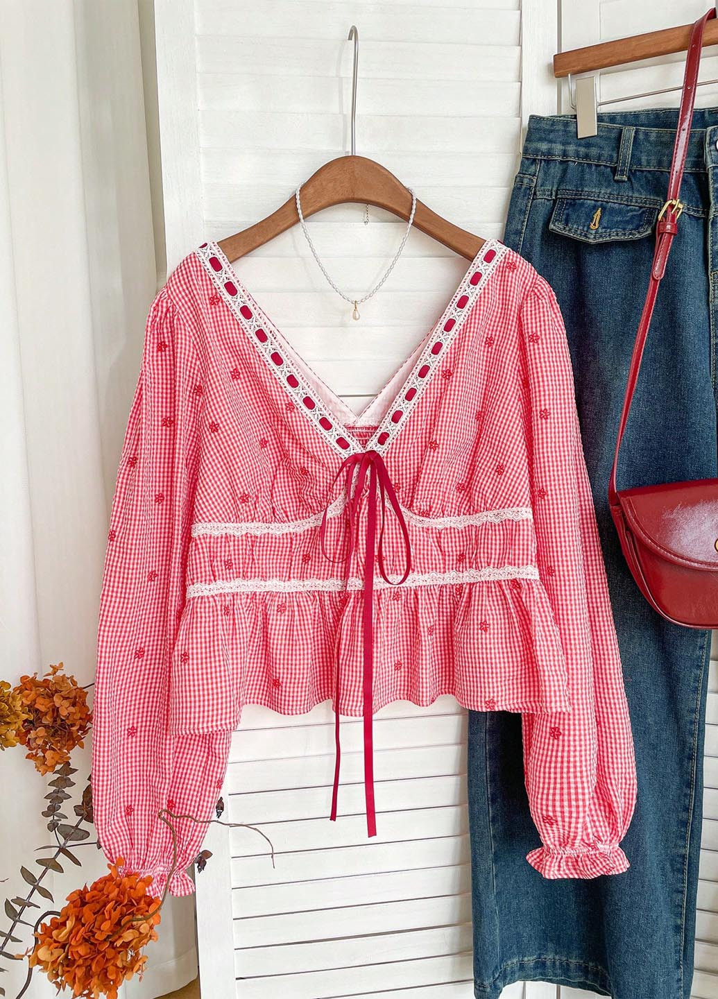 Комбінована блуза з баскою SHEIN