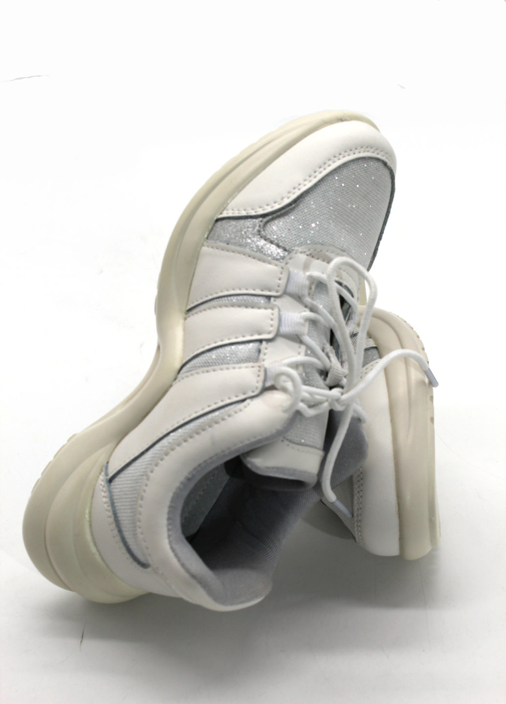 Белые всесезонные кроссовки Rifellini-Madella