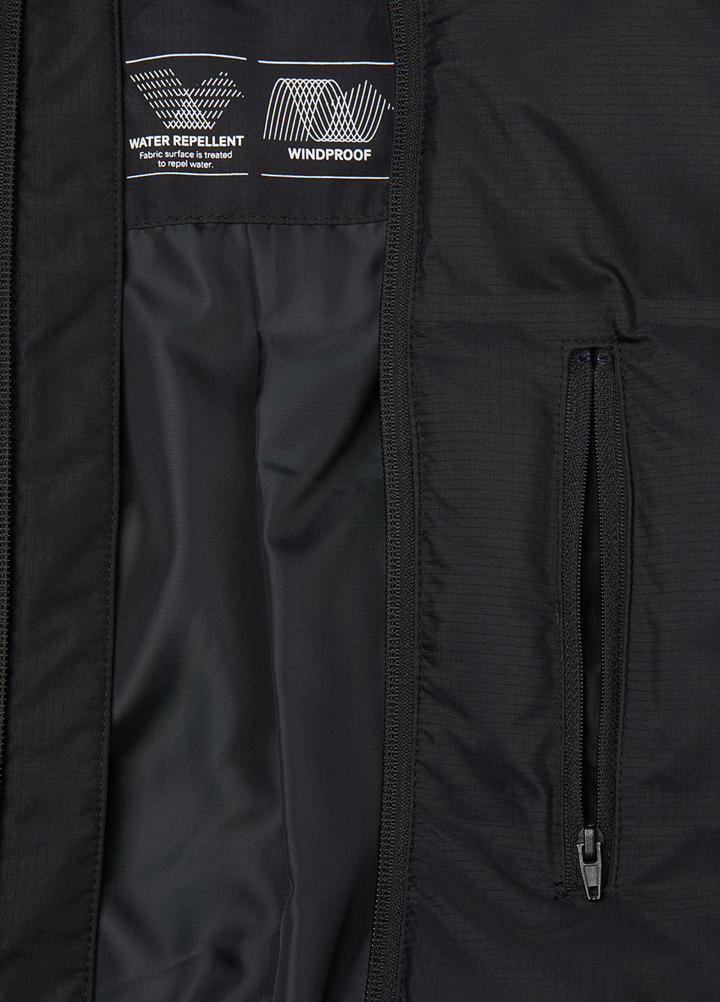 Черная зимняя куртка H&M