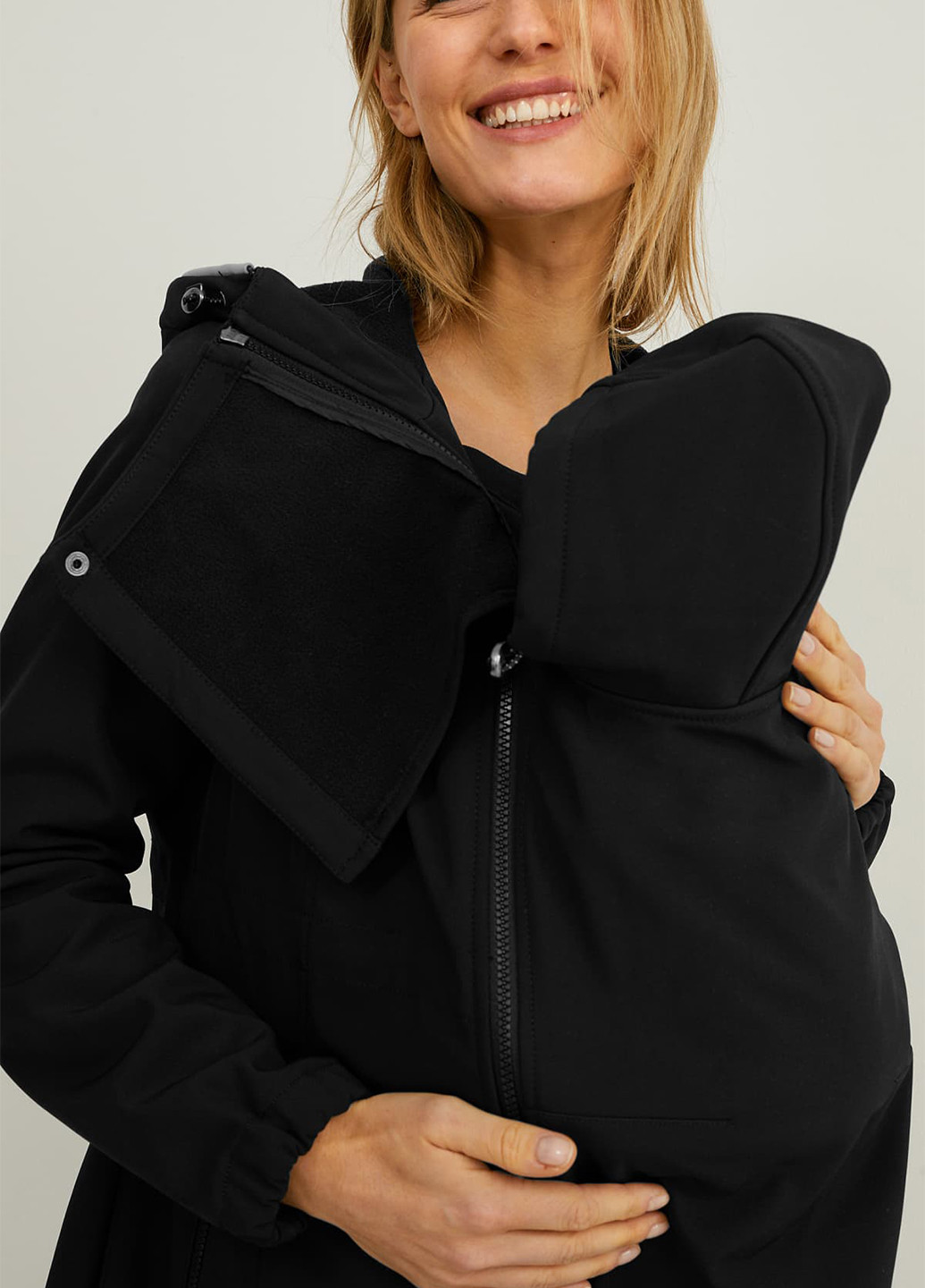 Черная демисезонная куртка C&A