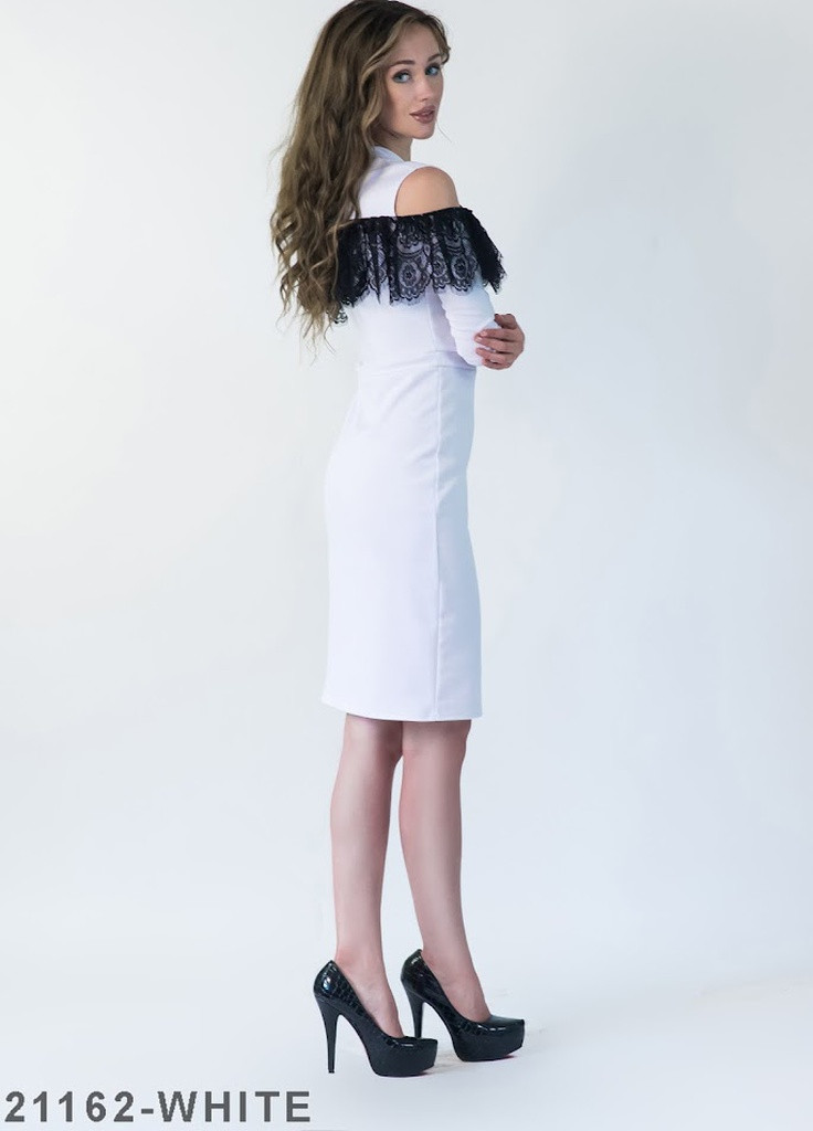 Білий кежуал ошатне плаття-футляр з коміром стійка і басками з гіпюру elita білий Podium однотонна