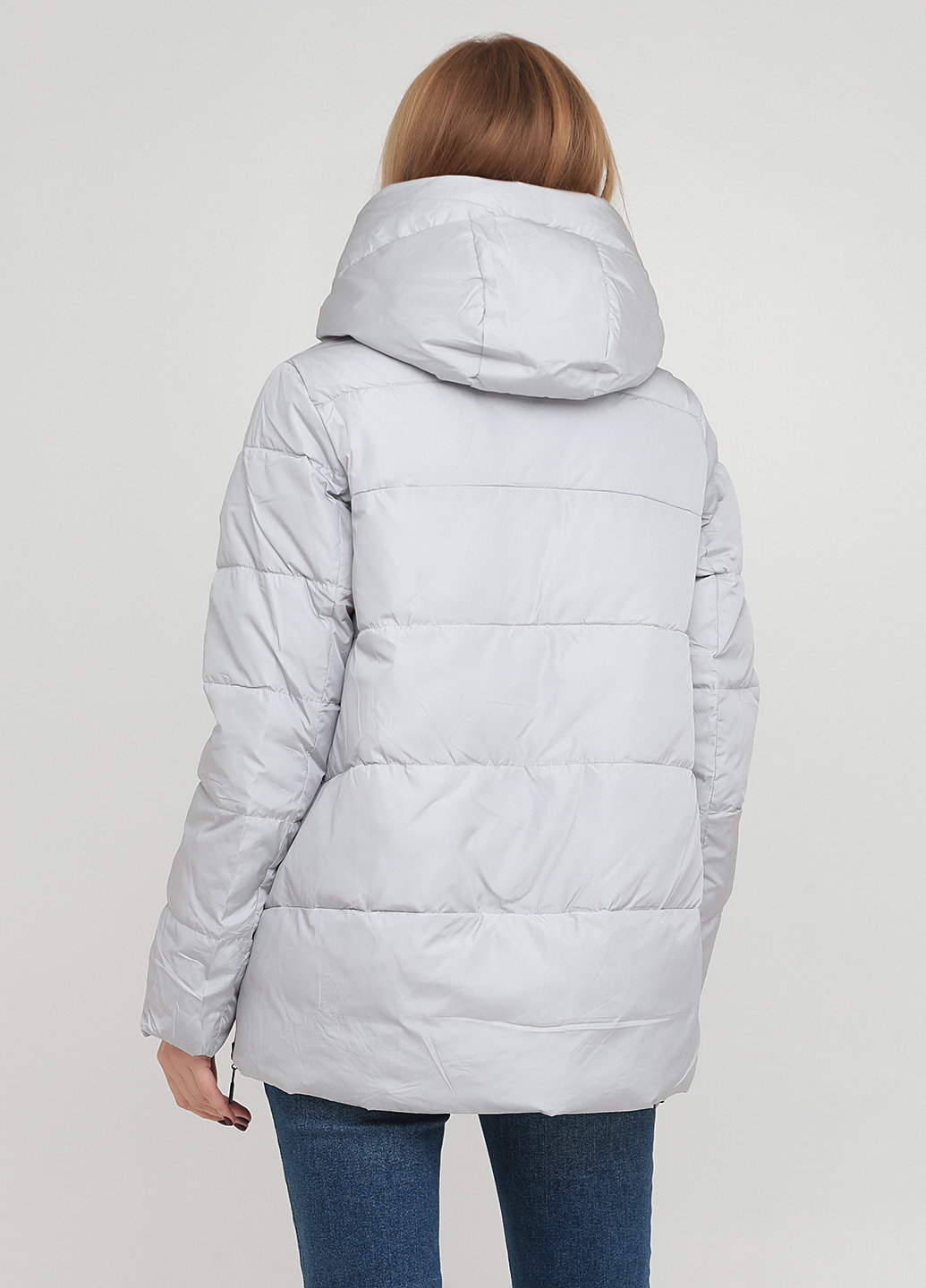 Светло-серая зимняя куртка Lusskiri