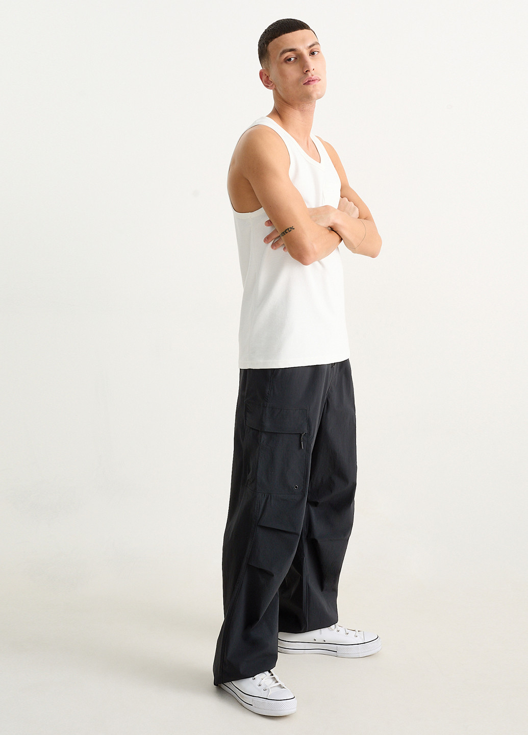 Черные кэжуал демисезонные карго брюки C&A