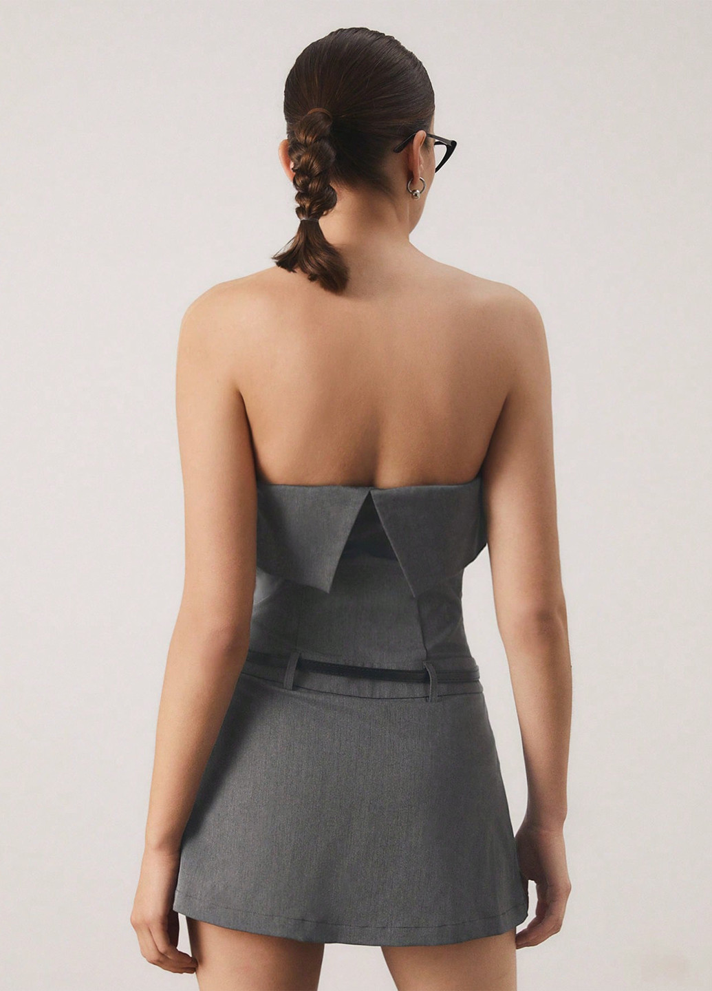 Серое праздничный, деловое, кэжуал платье футляр, с открытой спиной SHEIN однотонное