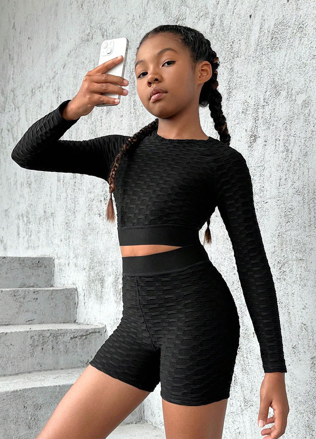 Чорний демісезонний костюм (топ, велосипедки) з шортами SHEIN