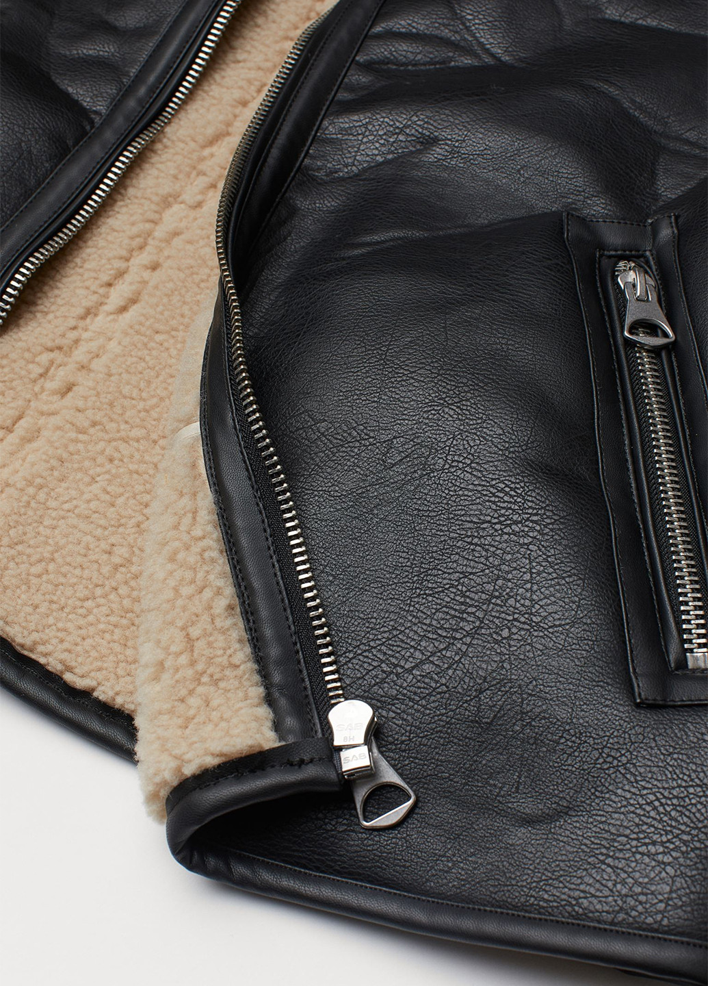 Черная демисезонная куртка зі штучної шкіри H&M