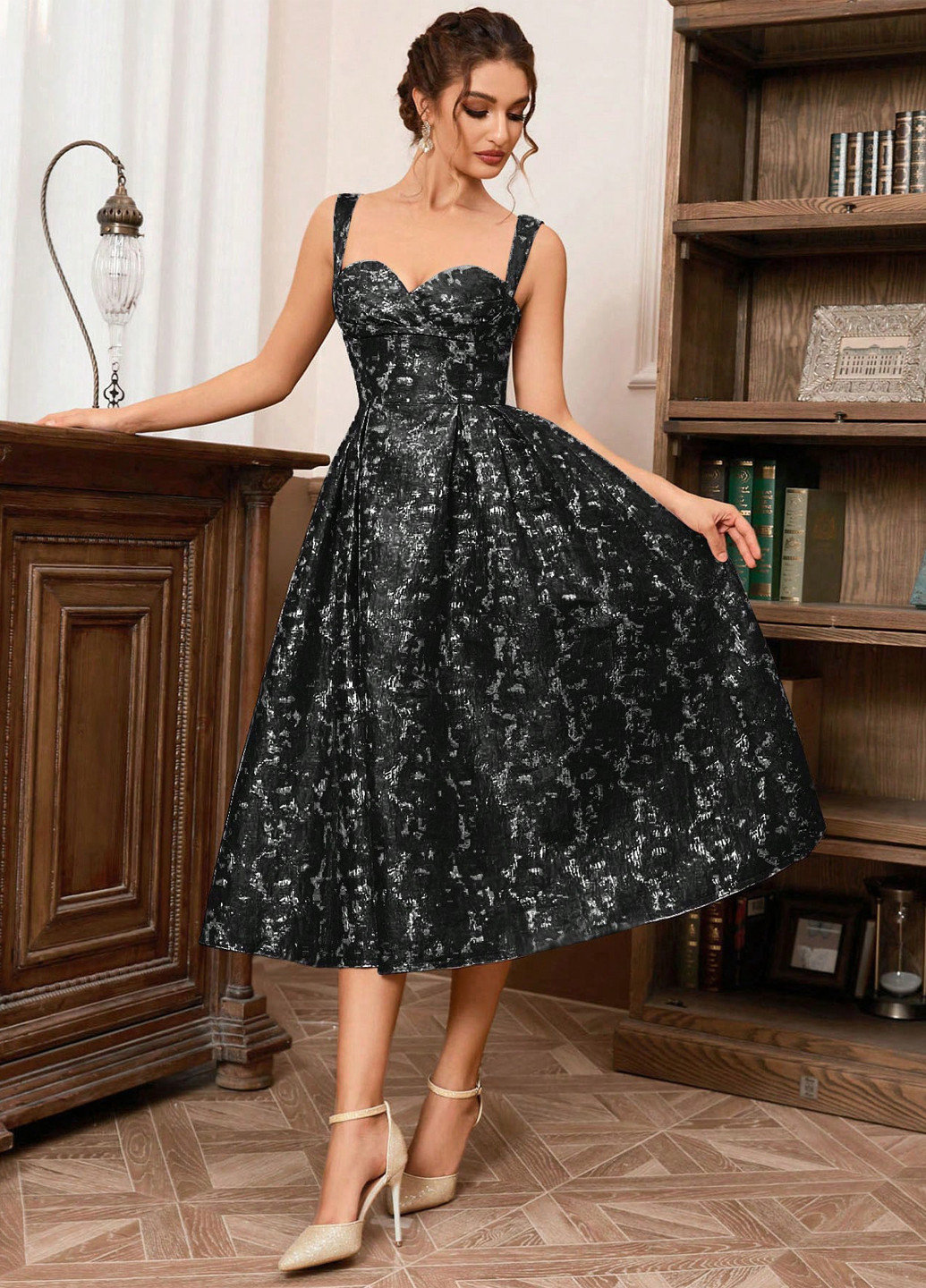 Черное вечернее платье клеш SHEIN с абстрактным узором