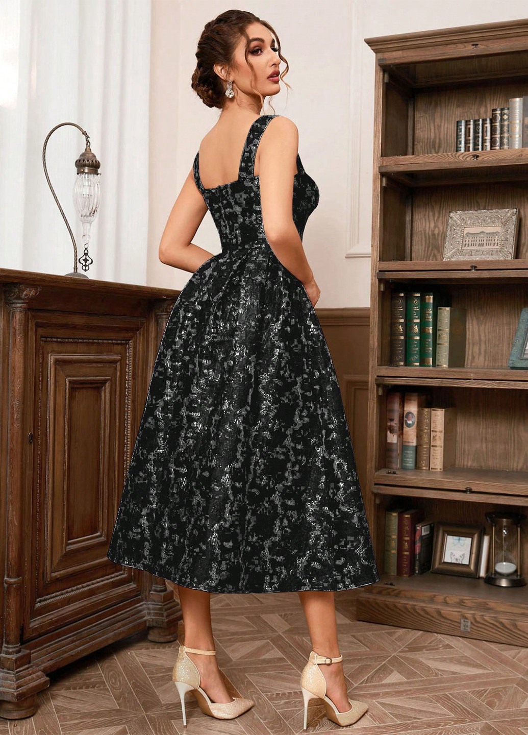 Черное вечернее платье клеш SHEIN с абстрактным узором