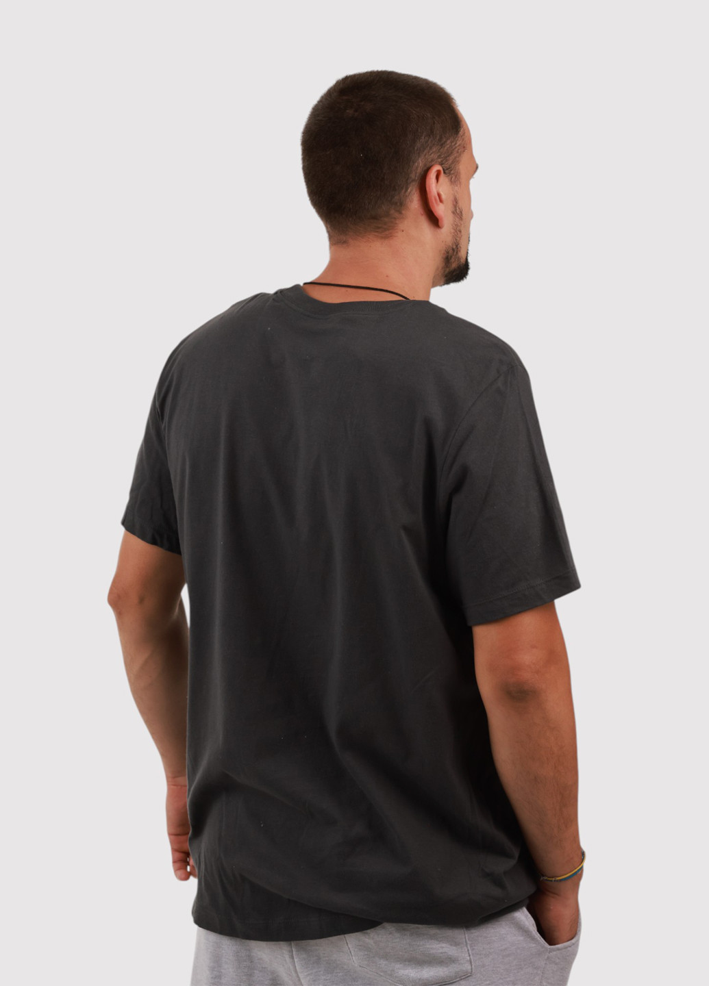 Темно-сіра футболка Nike