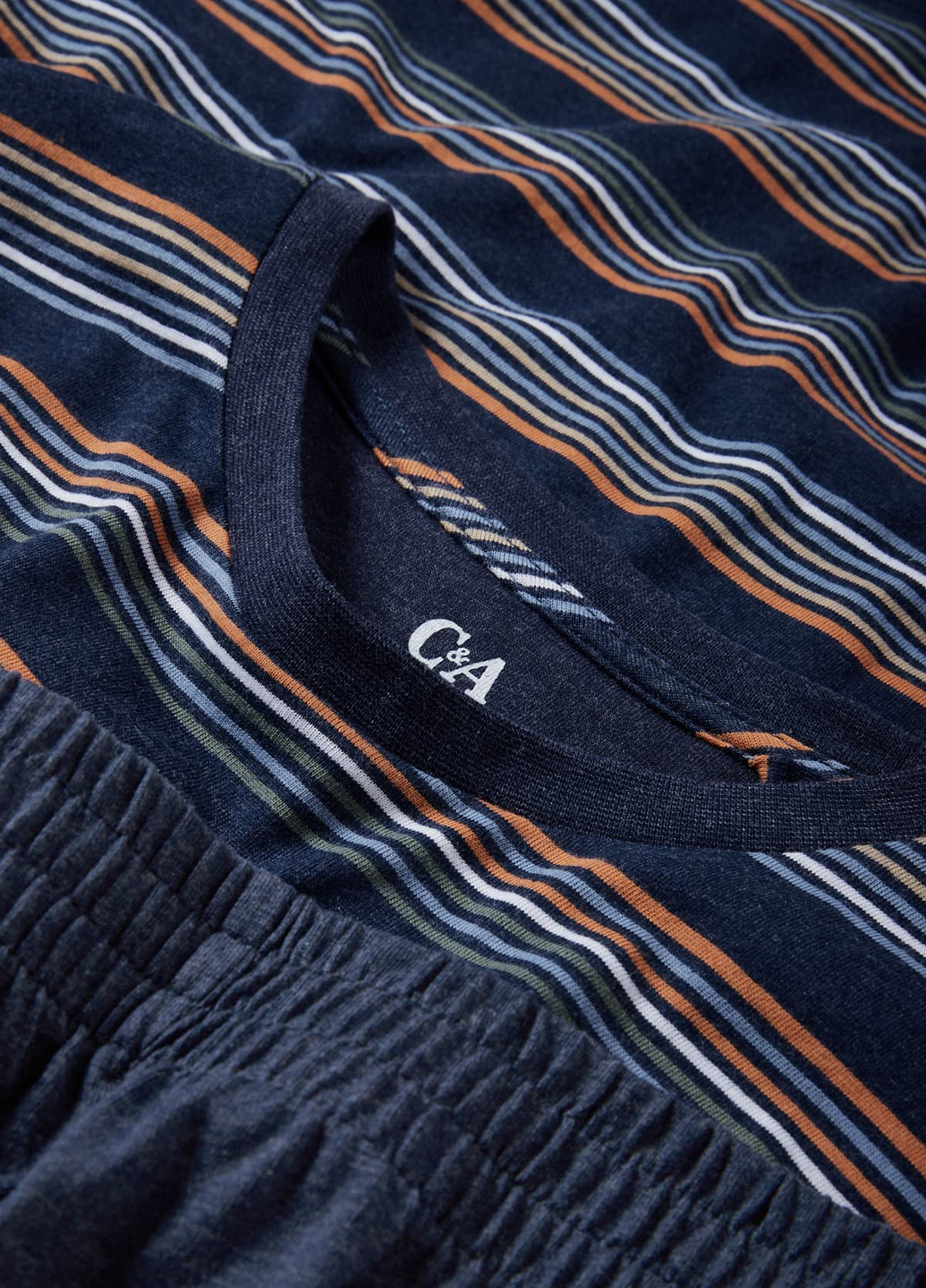 Темно-синий демисезонный комплект (футболка, шорты) C&A