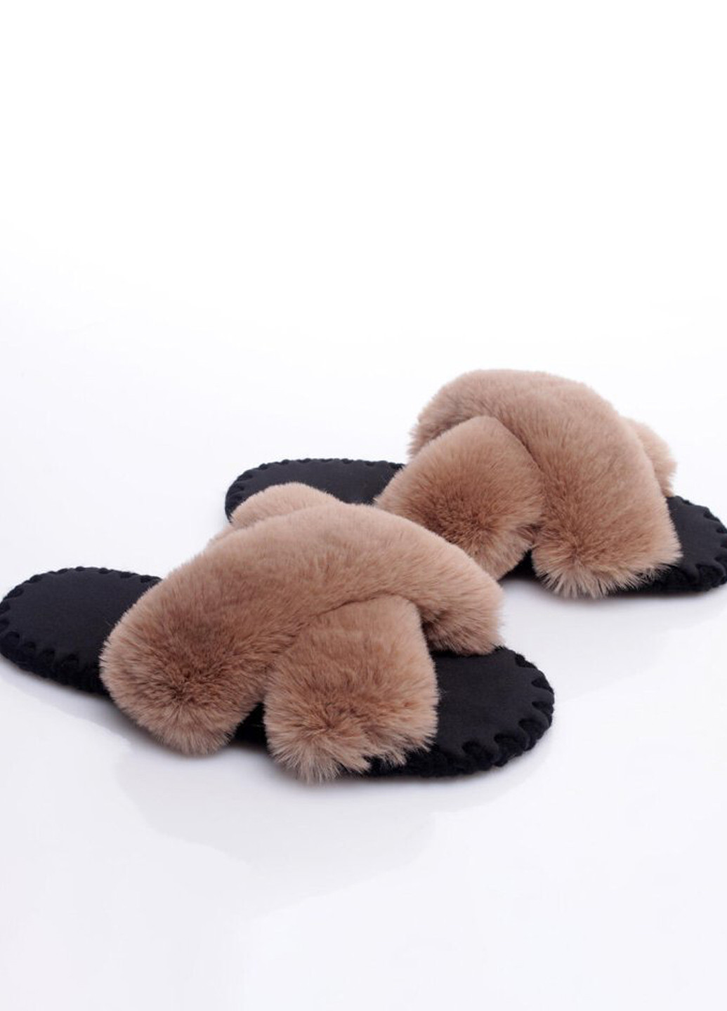 Бежевые тапочки Family Story с мехом
