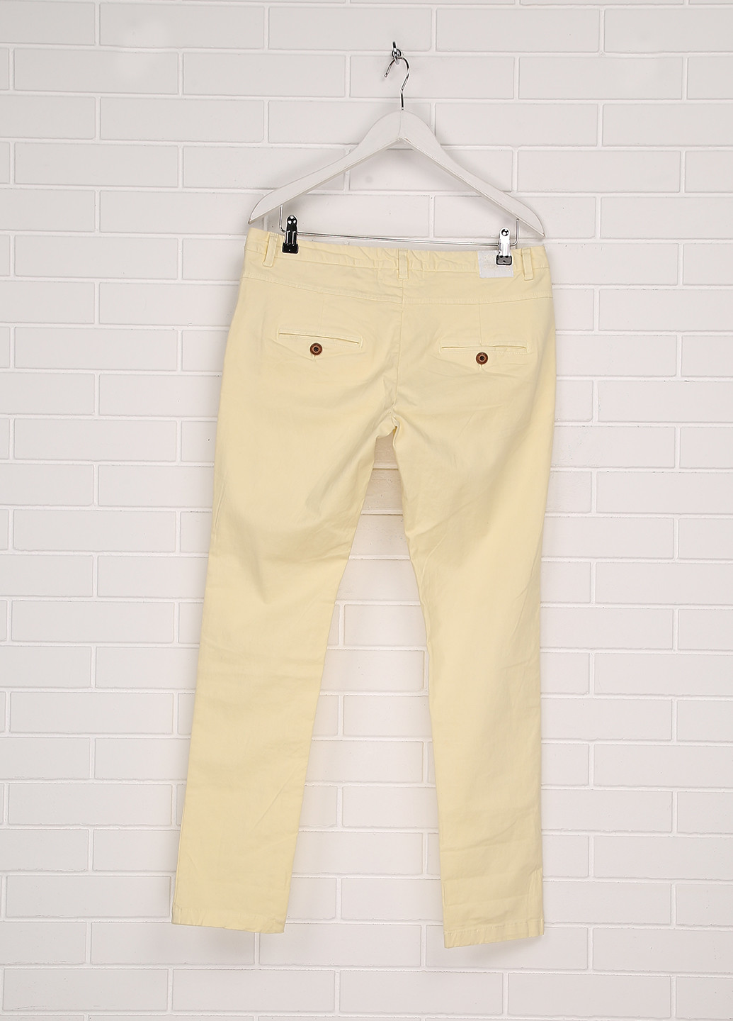 Бледно-желтые кэжуал демисезонные брюки Superdry