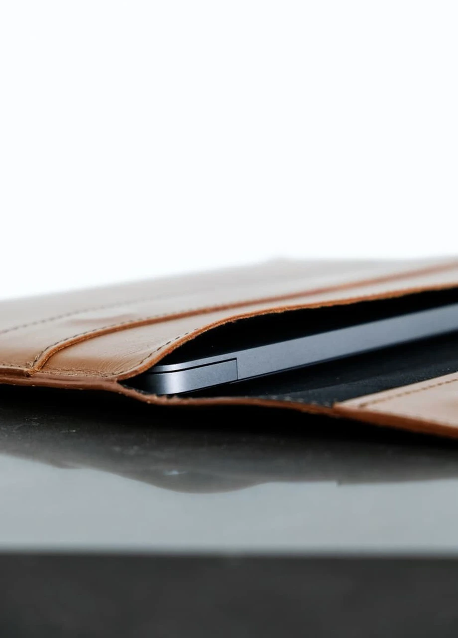 Кожаный чехол для MacBook Air/Pro 13. Кейс из натуральной кожи для Макбука Эир/Про коричневый. Папка на магнитах Kozhanty (232535119)