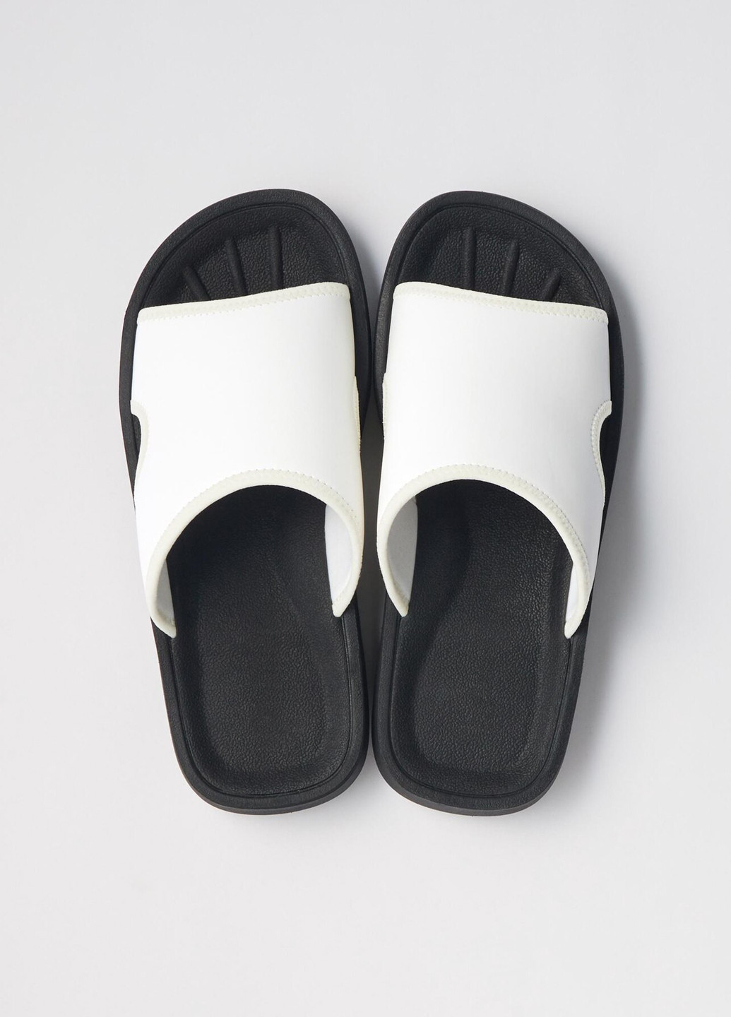 Шльопанці Uniqlo (298419275)