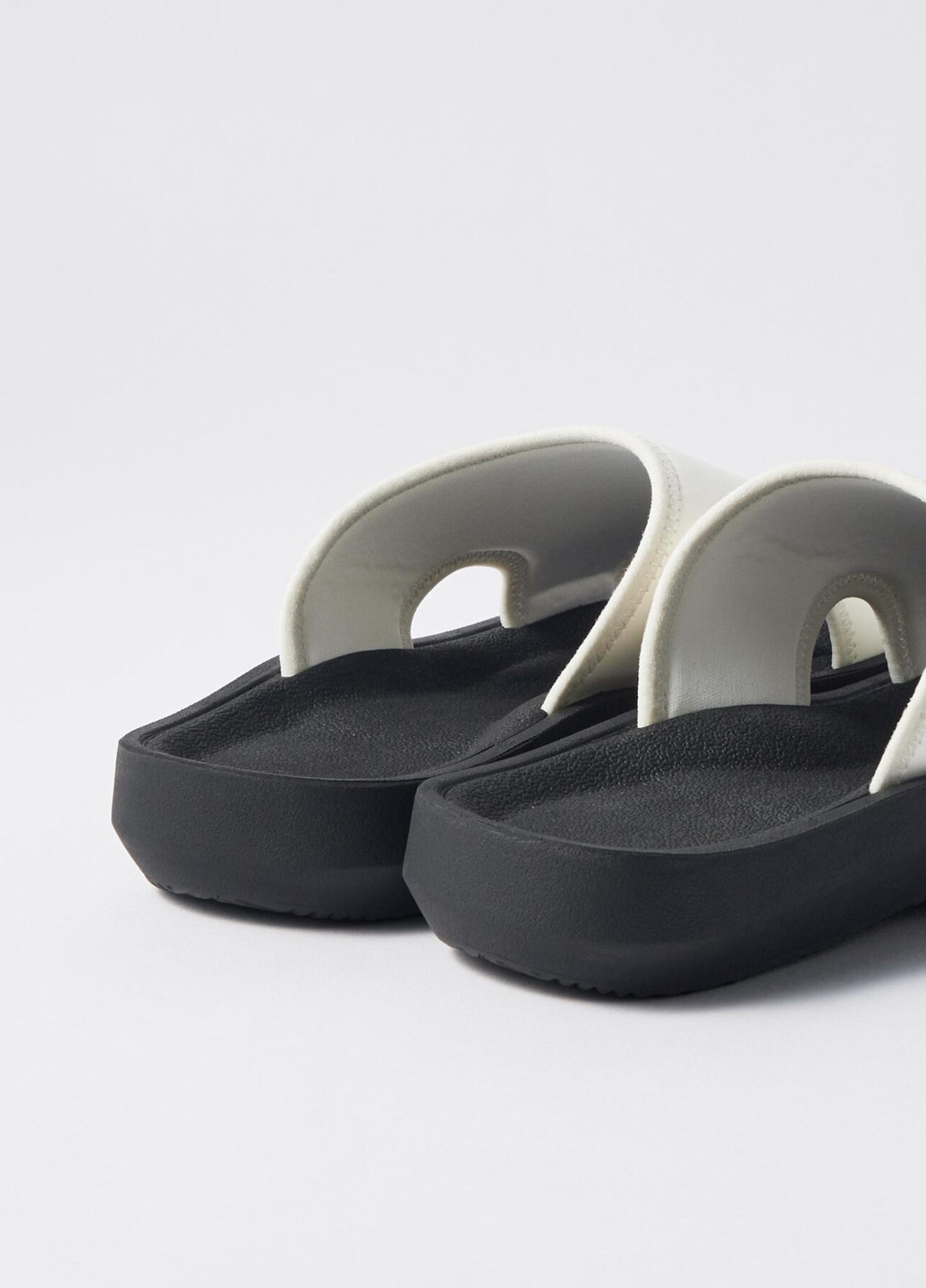 Шльопанці Uniqlo (298419275)